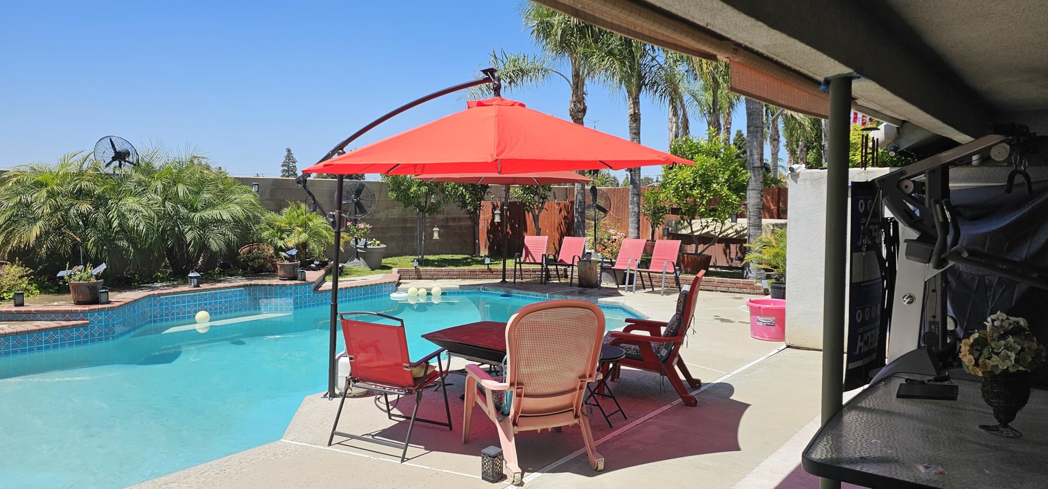 wikiwiki 10ft Solar LED Offset Patio Umbrella, Outdoor Cantilever Patio Umbrellas with Solor Lights for Backyard, Poolside and Garden, Easy Tilt Adjustment, 32 LED Lights & Polyester Shade, Beige customer photo 1