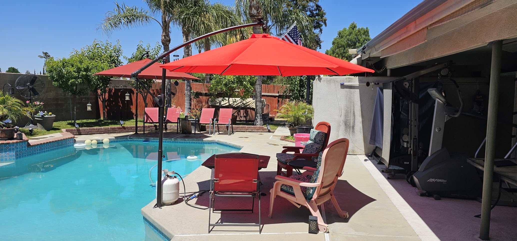 wikiwiki 10ft Solar LED Offset Patio Umbrella, Outdoor Cantilever Patio Umbrellas with Solor Lights for Backyard, Poolside and Garden, Easy Tilt Adjustment, 32 LED Lights & Polyester Shade, Beige customer photo 2
