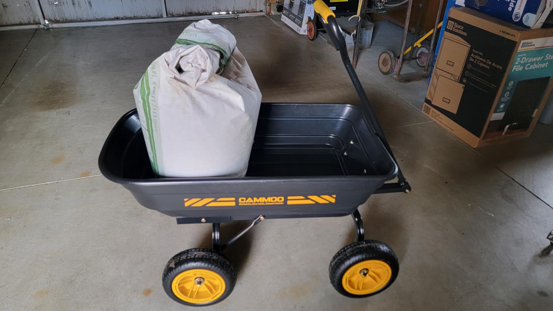 10-in NO-FLAT TIRES 600lb Heavy-Duty Garden Dump Cart 4 Cu.Ft. Utility Wagon with Quick-Release Dumping & Prime Grade 100% Virgin Polypropylene customer photo 1