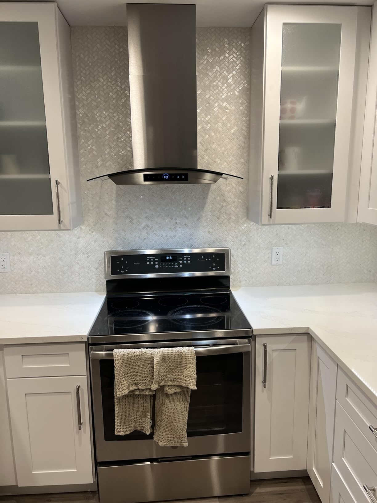 36 inch Range Hood Wall Mount, 1200 CFM with 4-Speed Gesture Sensing & Touch Control, Stainless Steel Kitchen Stove Vent Hoods with 2 LED Lights, Time Setting, Dishwasher-Safe Baffle Filters customer photo 2