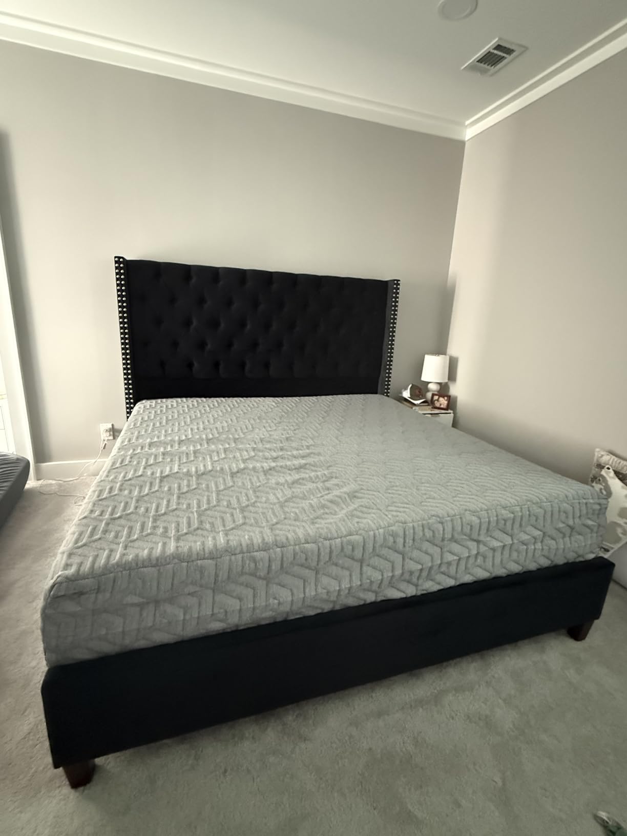 Yaak 14 Inch King Size Mattress, Cooling King Size Memory Foam Mattress in a Box for Hot Sleepers, Pressure Relief with Comfort Foam, Certipur-US Certified, USA-Made Foam, Medium Firm customer photo 1
