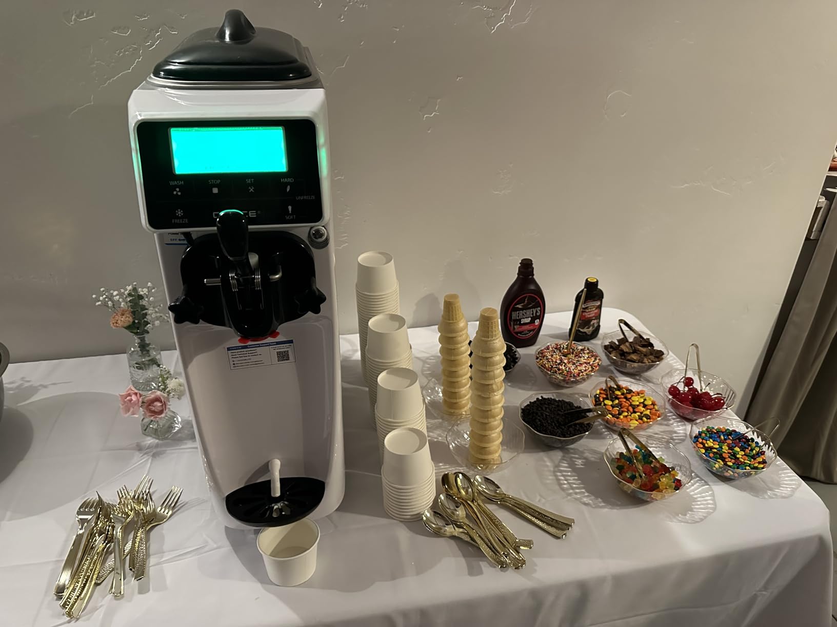 Soft Serve Ice Cream Machine, 4 to 4.5 Gal/H Ice Cream Maker 7 Inch Screen Soft Serve Machine with Pre-Cooling & Fresh-Keeping, 6L Stainless Hopper, Enclosed Body for Home Party Café Store customer photo 1