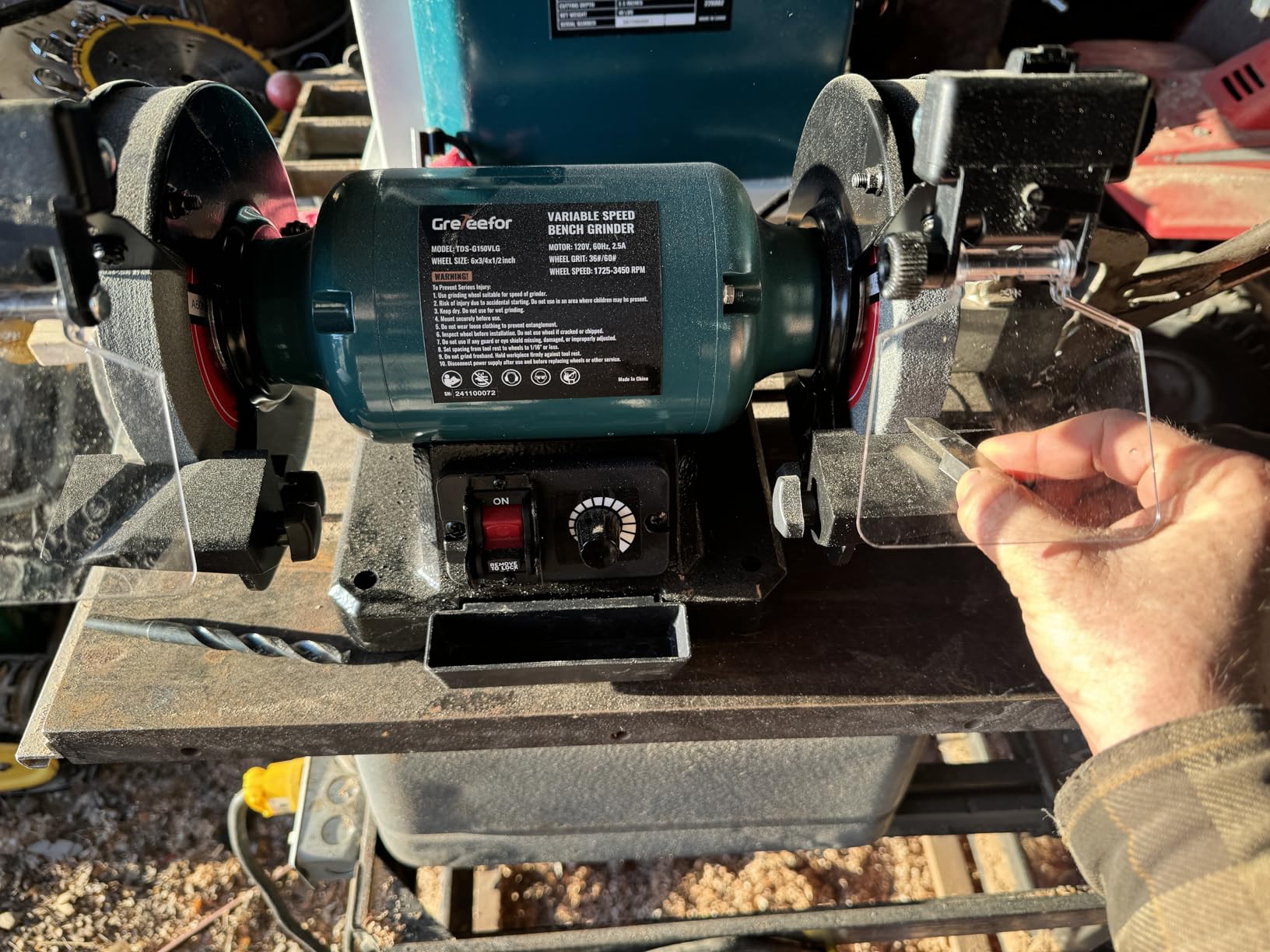 6-Inch Variable Speed Bench Grinder with Grinding Wheel Dresser, 1725-3450 RPM 2.5 Amp Brushless Induction Motor, LED Work Light, Eye Shields, Cast-Iron Base for Sharpening, Grinding & Polishing customer photo 2