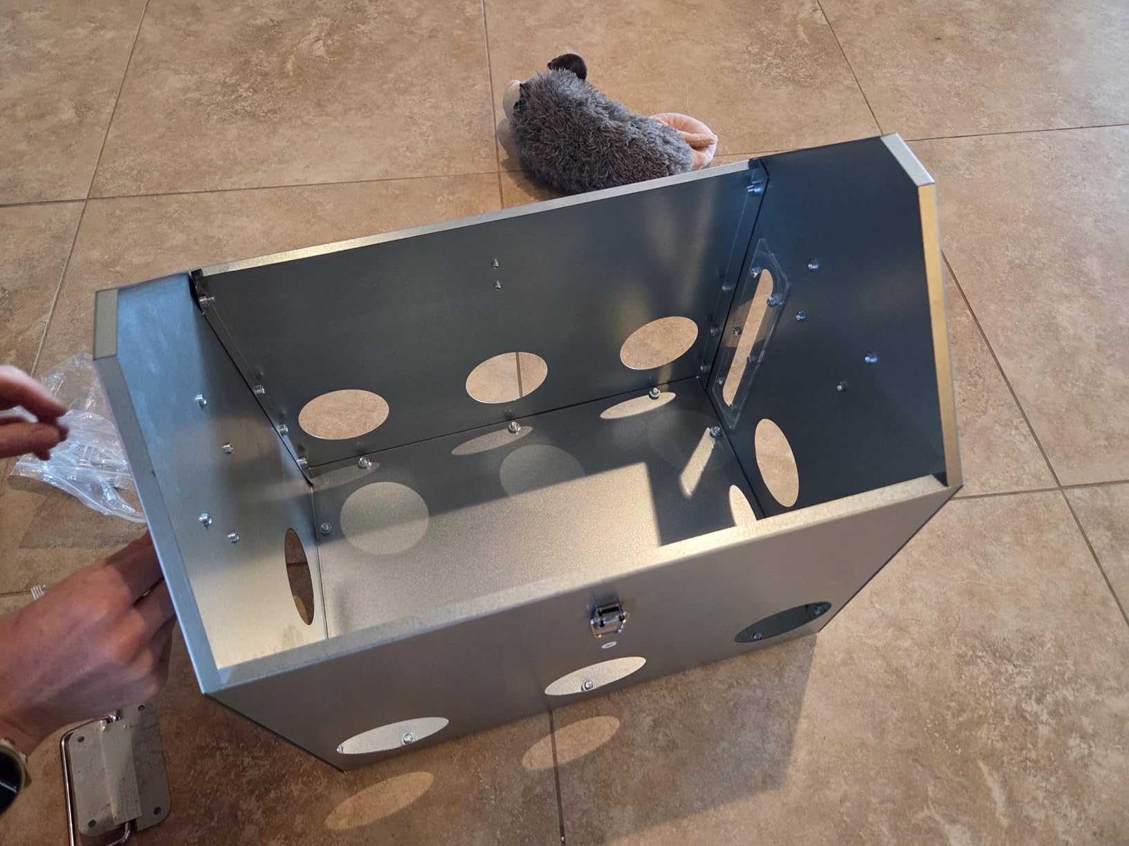 50LB Automatic Chicken Feeder, Metal Chicken Feeder with Window, No-Waste Poultry Feeder with 8 Feeding Ports, Adjustable Height, Locking Lid & Weatherproof Design for Outdoor Coop customer photo 1