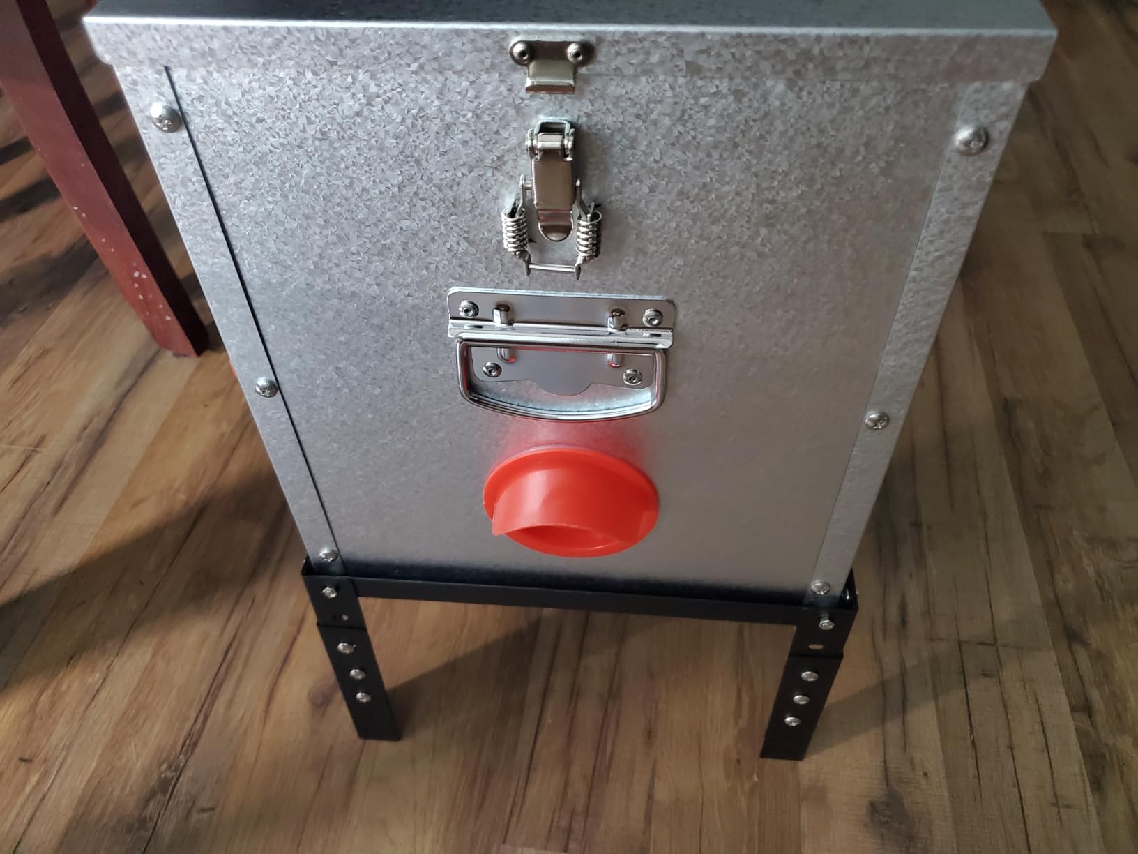 40LB Metal Chicken Feeder for Outdoor Coop, Galvanized Automatic Poultry Feeder with 6 Ports, Double Viewing Windows, Weatherproof Large Chicken Feed Container with Lid & Legs customer photo 2