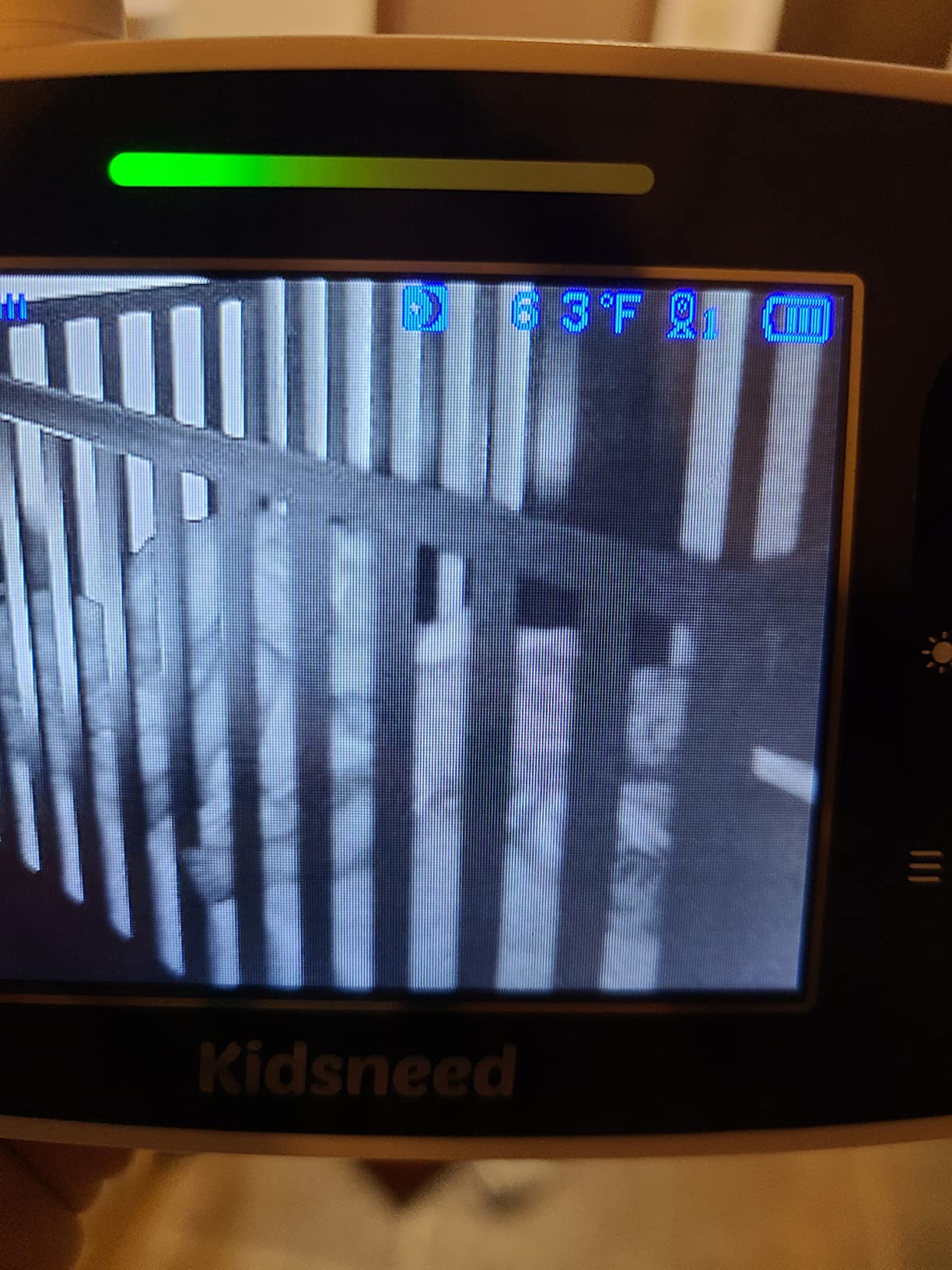 Kidsneed Baby Monitor with Camera and Audio - 5 inch 720P Video Baby Monitor, No WiFi, 48H Battery Life customer photo 2