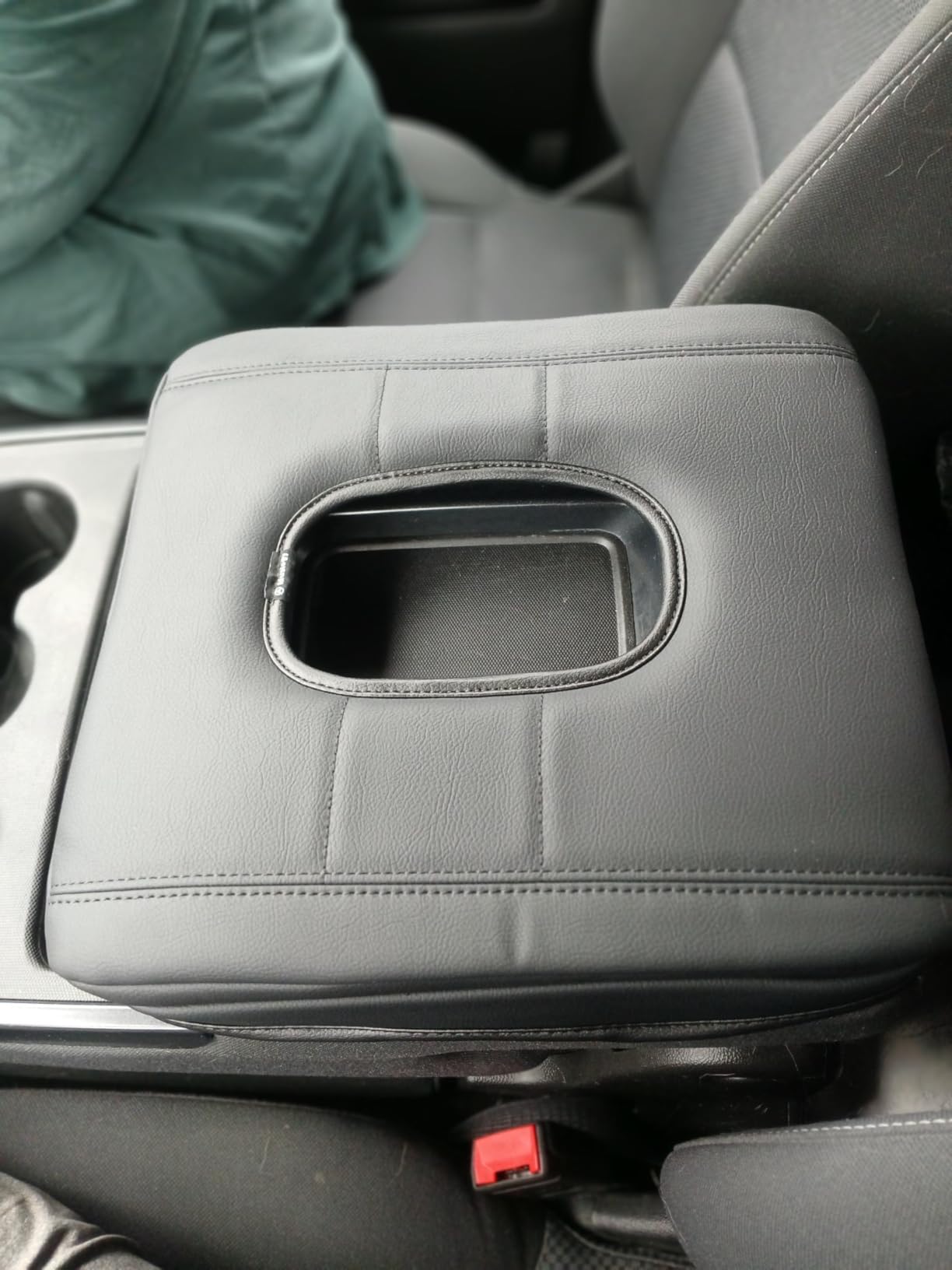 Muslogy Center Console Armrest Cover Fit for Tesla Model Y Juniper 2026+ / Model 3 Highland 2024+ Accessories, Comfort Armrest Pad Console Lid Cushion Vegan Leather Snap-On Black customer photo 2