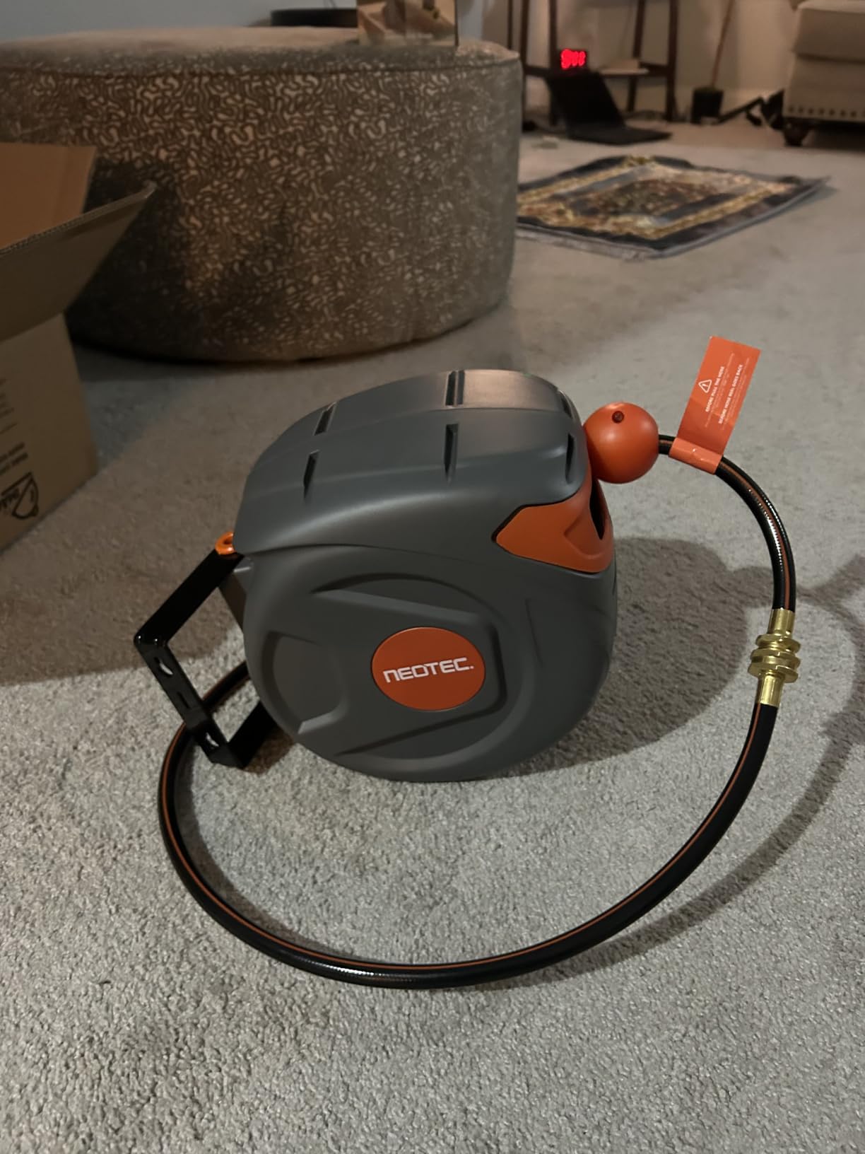 Retractable Garden Hose Reel 90 ft x 5/8 inch Automatic Slow Return 9 Sprayer Nozzle Any Length Lock Heavy Duty Wall-Mounted Hose Reels for Outside 180° Swivel UV Resistant customer photo 1