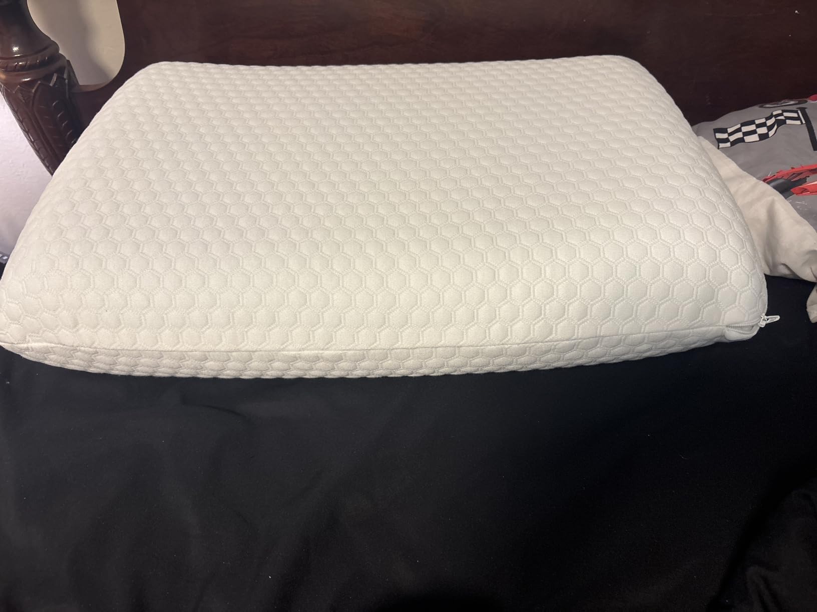 DUMOS Memory Foam Pillows for Sleeping, 1 Pack Bed Pillows for Adults with Washable Cover and Breathable Mesh, Gel Cooling Pillow for Back and Side Sleeper Support, White customer photo 1