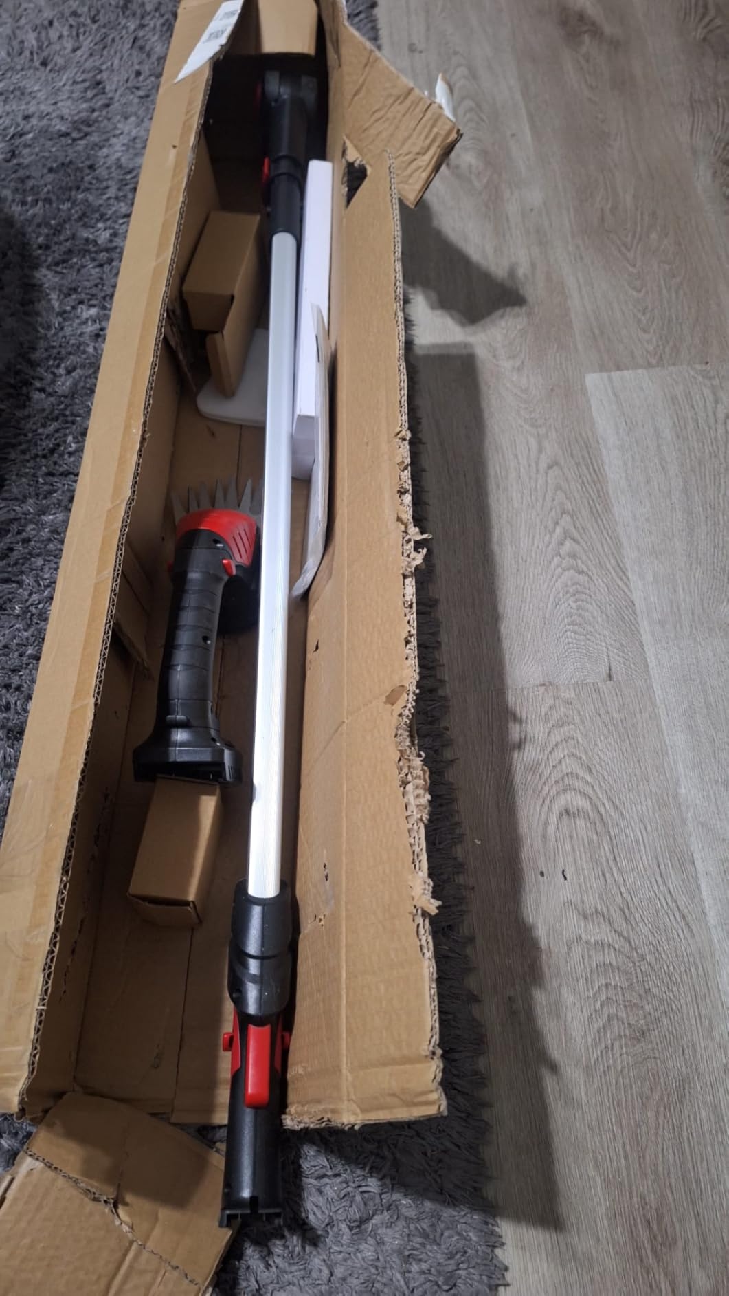MZK 2-in-1 20V Pole Mini Hedge Trimmer & Grass Shear, 13ft Reach, Electric Hedge Trimmer with Extension Pole, Multi-Angle (2*Batteries and Charger Included) HT08D11 customer photo 1
