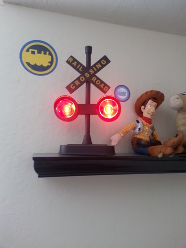 Hayes 15887 Railroad Train/Track Crossing Sign with Flashing Lights and Sounds customer photo 1