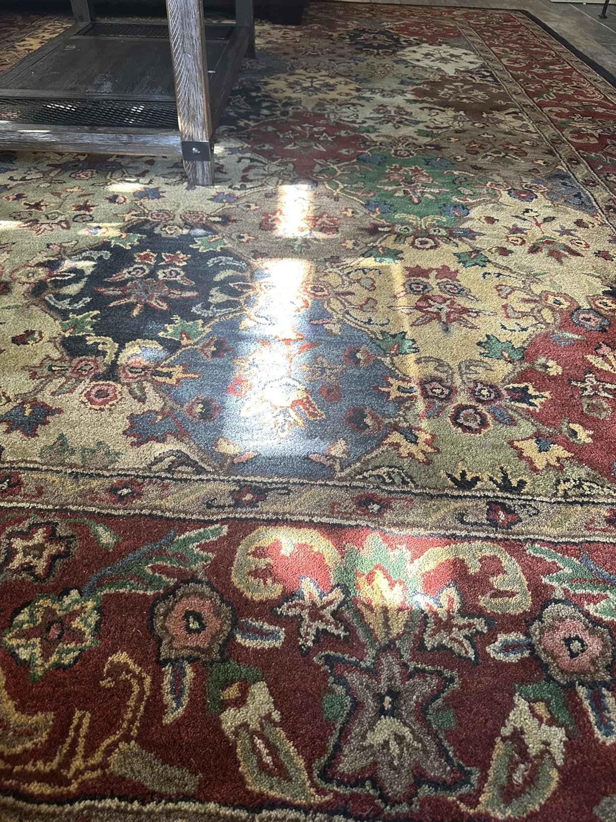 SAFAVIEH Heritage Collection Area Rug - 5' x 8', Multi & Burgundy, Handmade Traditional Oriental Wool, Ideal for High Traffic Areas in Living Room, Bedroom (HG911A) customer photo 1