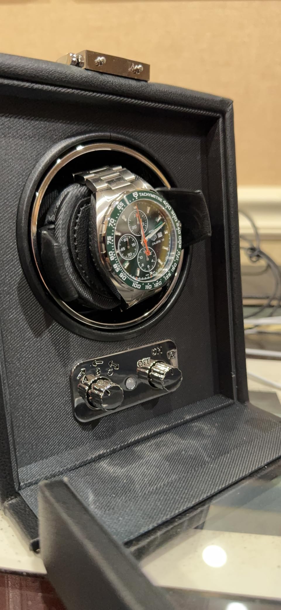 WOLF Heritage 4-Piece Winder with Glass Cover, Black - Secure Fit with Patented Lock-In Dynamic Cuff customer photo 1