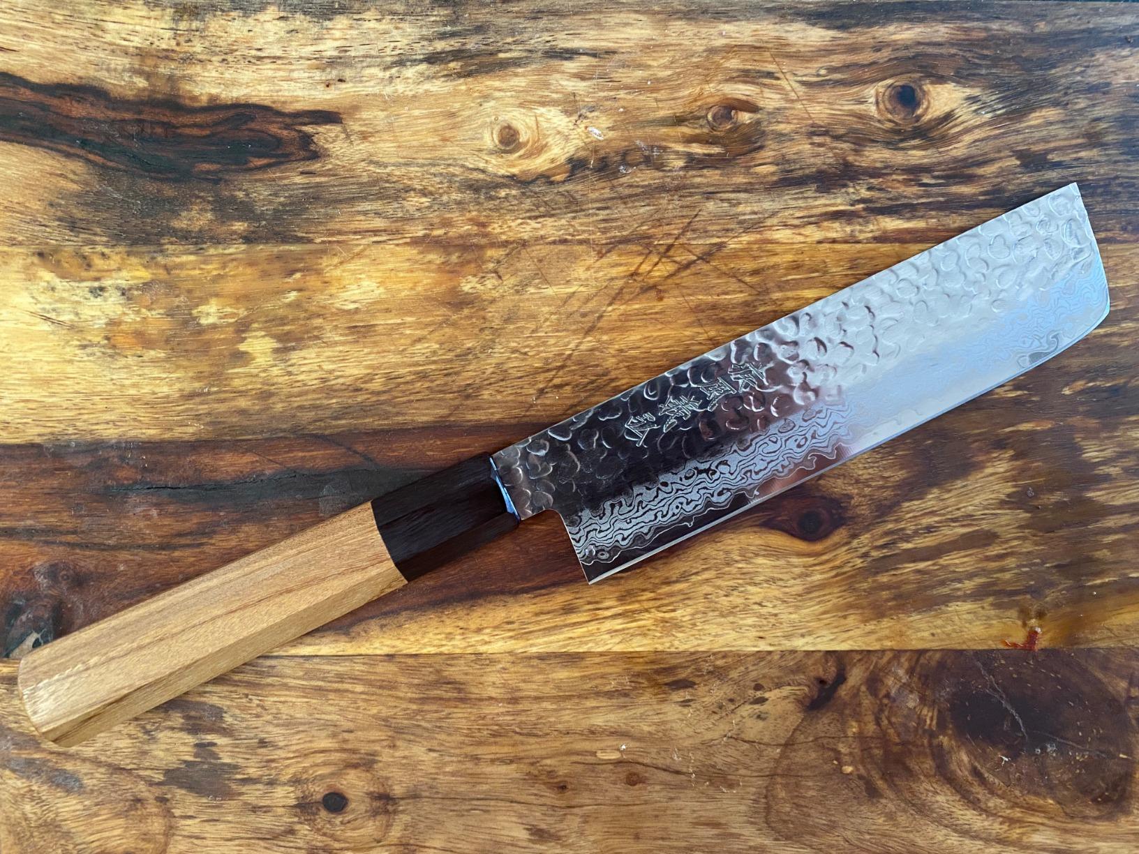 Yoshihiro VG10 46 Layers Hammered Damascus Nakiri Japanese Vegetable Knife (6.5