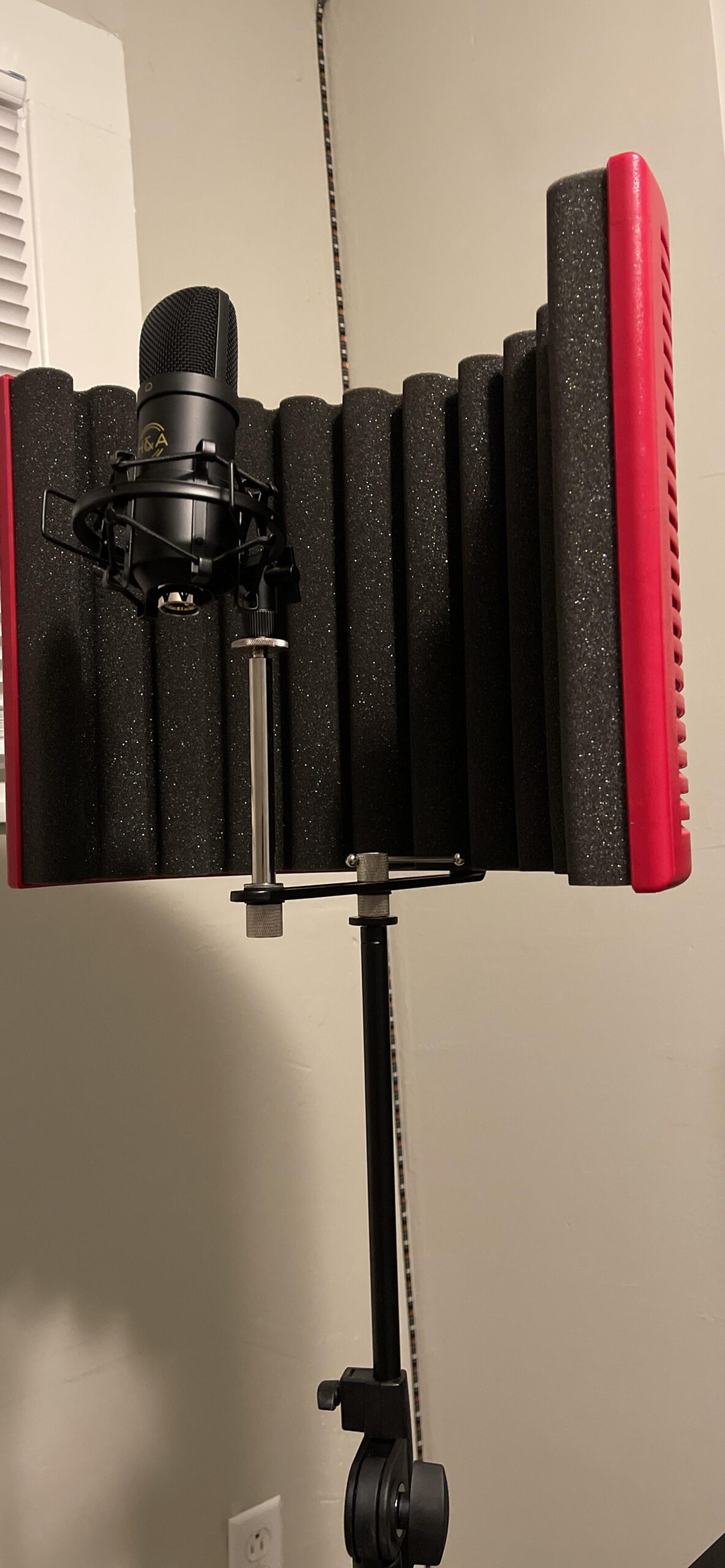 sE Electronics RF-X Reflexion Filter - Portable Microphone Isolation Shield for Recording Music, Podcasts & Voice-Overs - Four-Layer Acoustic Sound Shield for Home Recording Studio customer photo 1