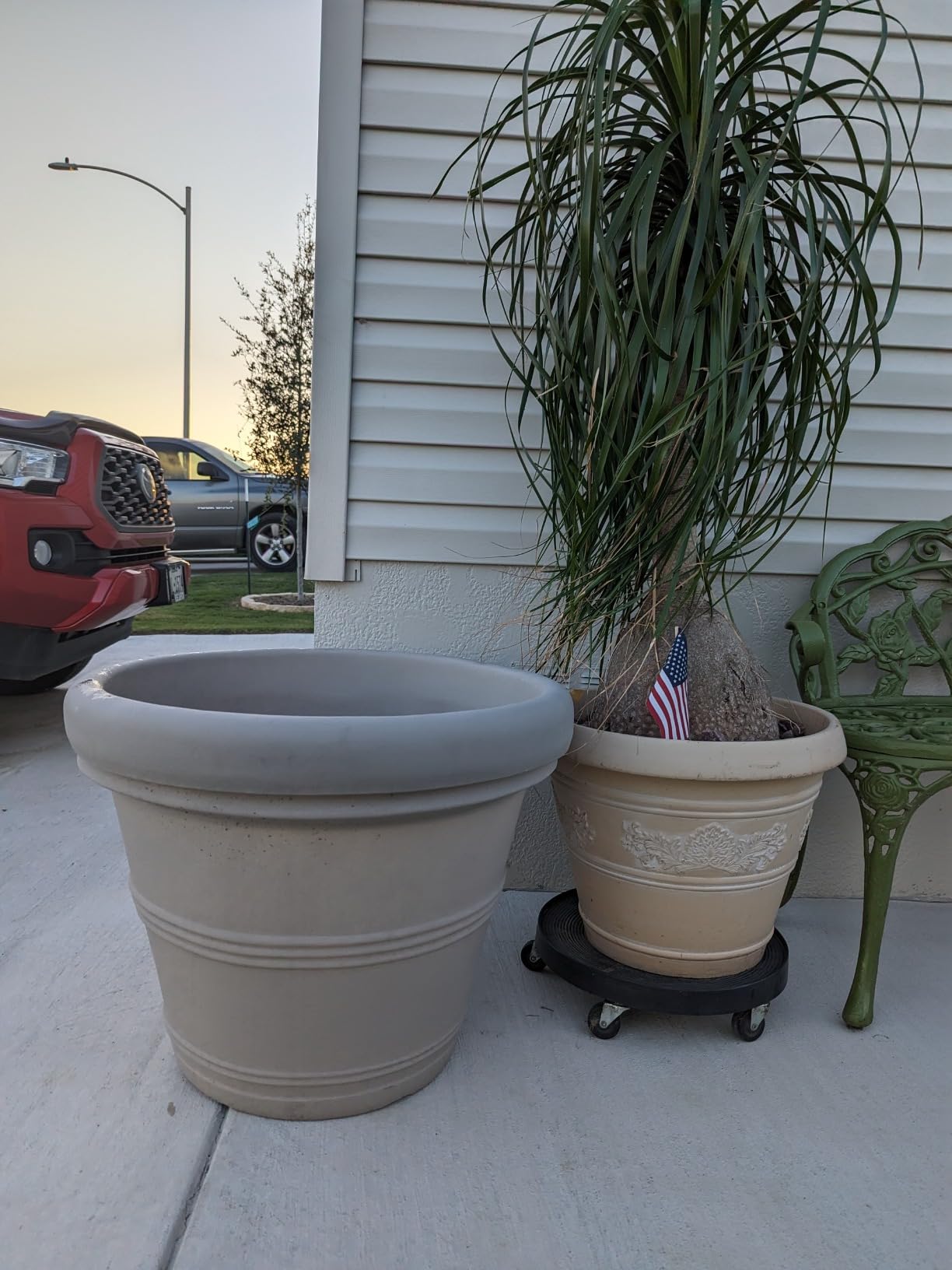 Crescent Garden Brunello Classic Rolled Rim Planter Pot, Indoor/Outdoor Weather-Safe Round Plant Pot, 16'' (Terracotta Color) customer photo 1