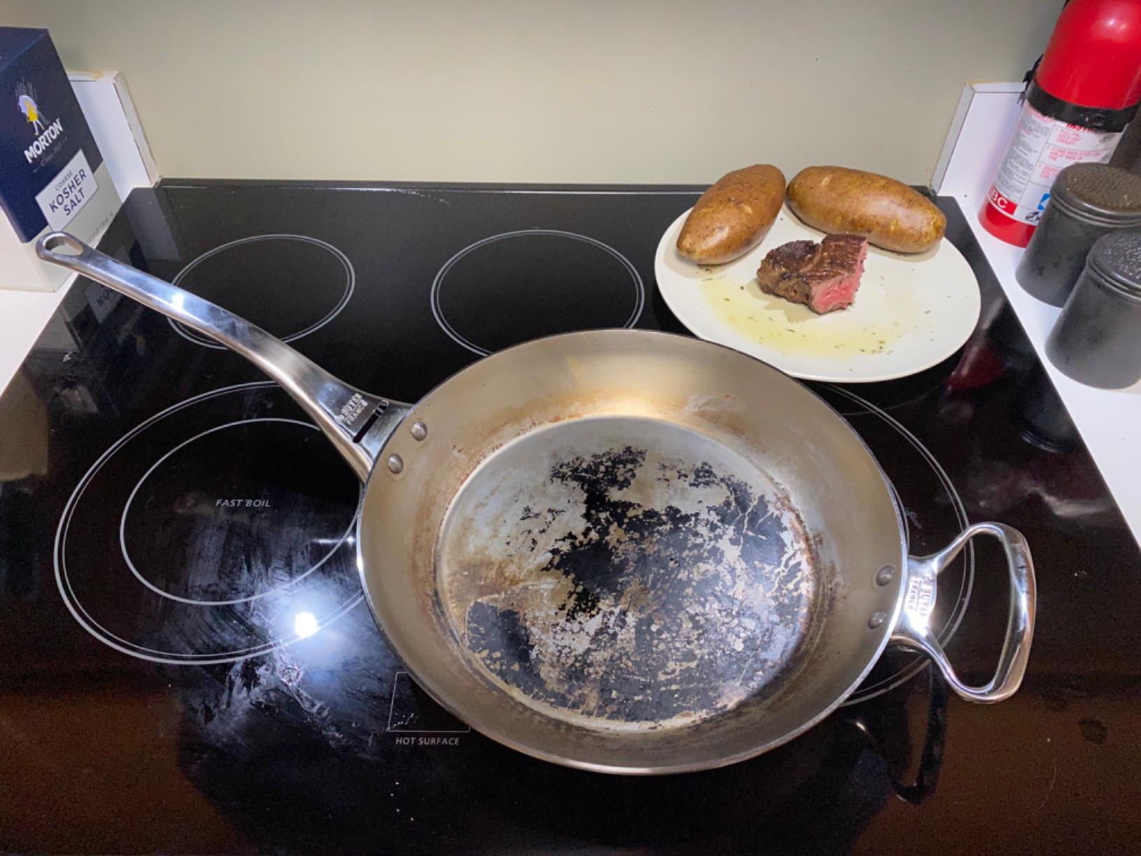 de Buyer MINERAL B Pro Carbon Steel Country Fry Pan with Helper Handle - 12.5 Diameter, 9 Cooking Surface - Ideal for Sauteing, Simmering, Frying - Naturally Non-Stick Finish - Made in France customer photo 2