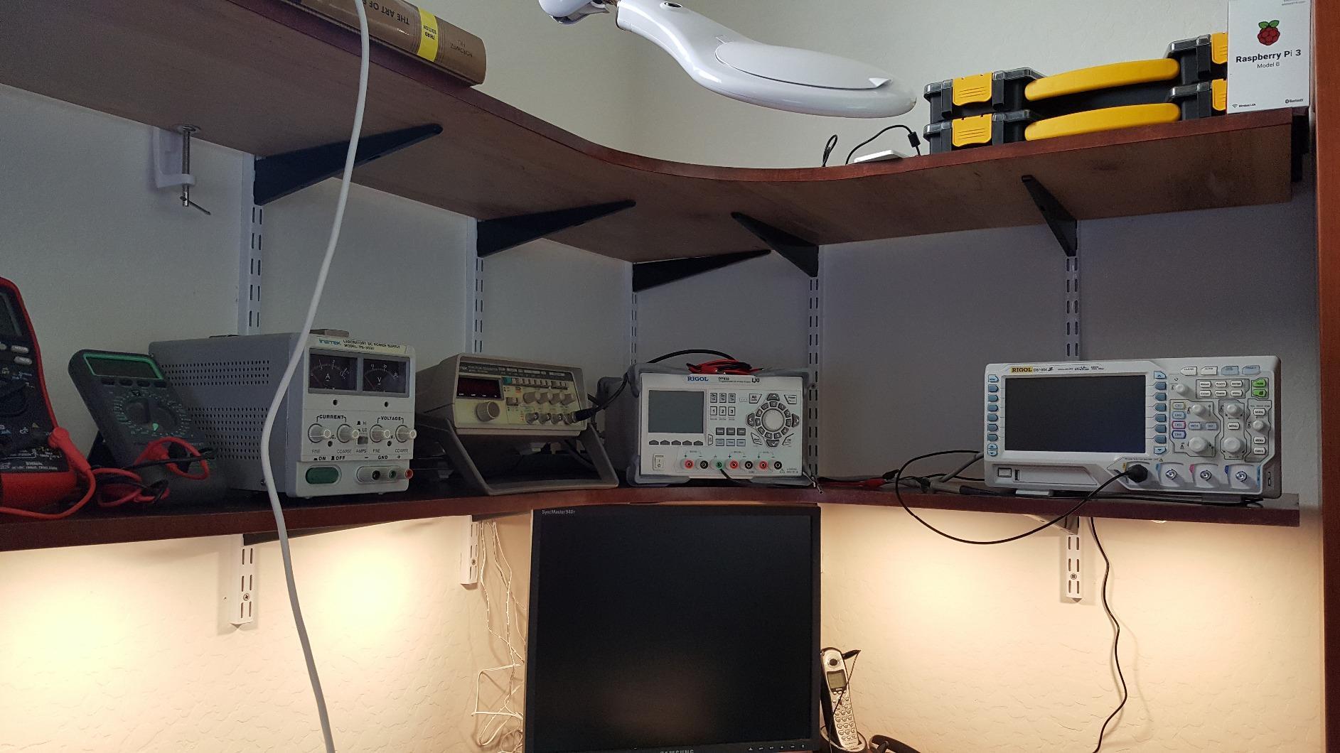 Digital Oscilloscope DS1054Z 50 MHz 4-Ch 1 GSa/s 24 Mpts 30,000 wfms/s UltraVision 7