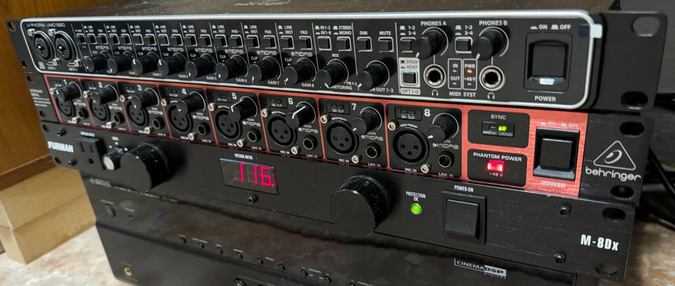 Behringer UMC1820 Audiophile 18x20 USB Audio/MIDI Interface customer photo 1