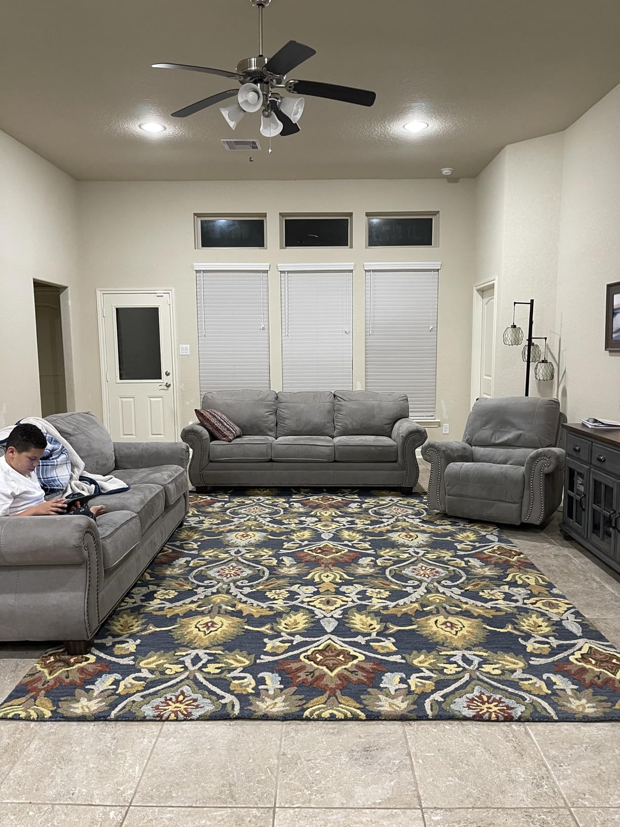SAFAVIEH Blossom Collection Area Rug - 9' x 12', Navy & Multi, Handmade Wool, Ideal for High Traffic Areas (BLM402A) customer photo 2
