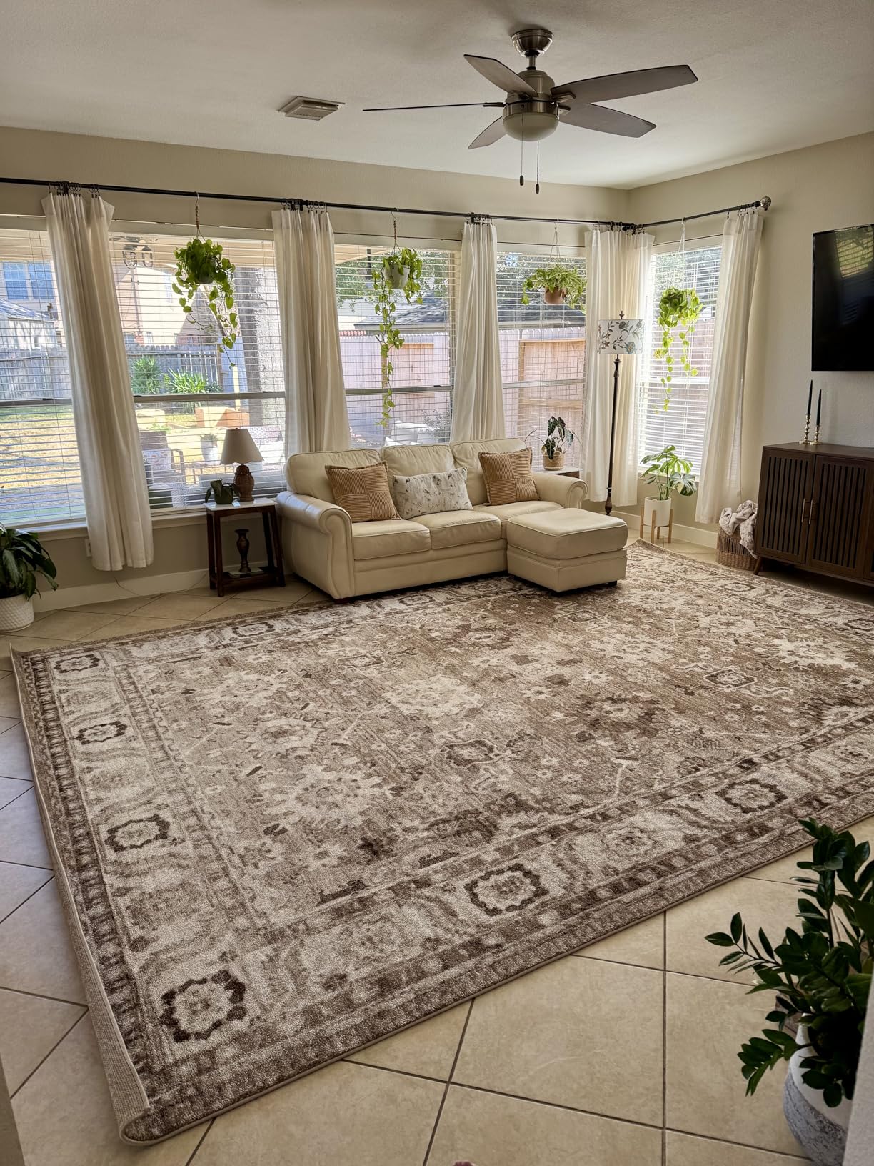 SAFAVIEH Area Rug 8x10 - Vintage Hamadan Collection - Large - Grey & Black, Traditional Persian Design, Non-Shedding & Easy to Clean, Ideal for Living Room, Bedroom, Dining Space (VTH214K) customer photo 1