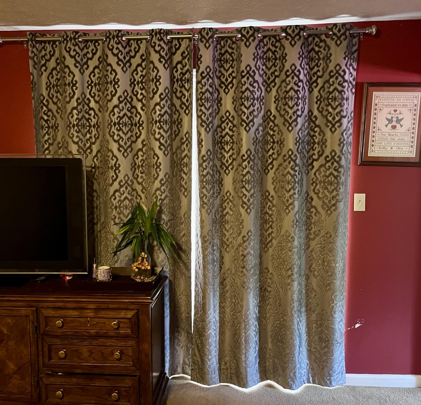 Sun Smart Mirage 100% Total Blackout Single Window Curtain, Knitted Jacquard Damask Room Darkening Curtain Panel with Grommet Top 50 x 84 in, Champagne customer photo 2