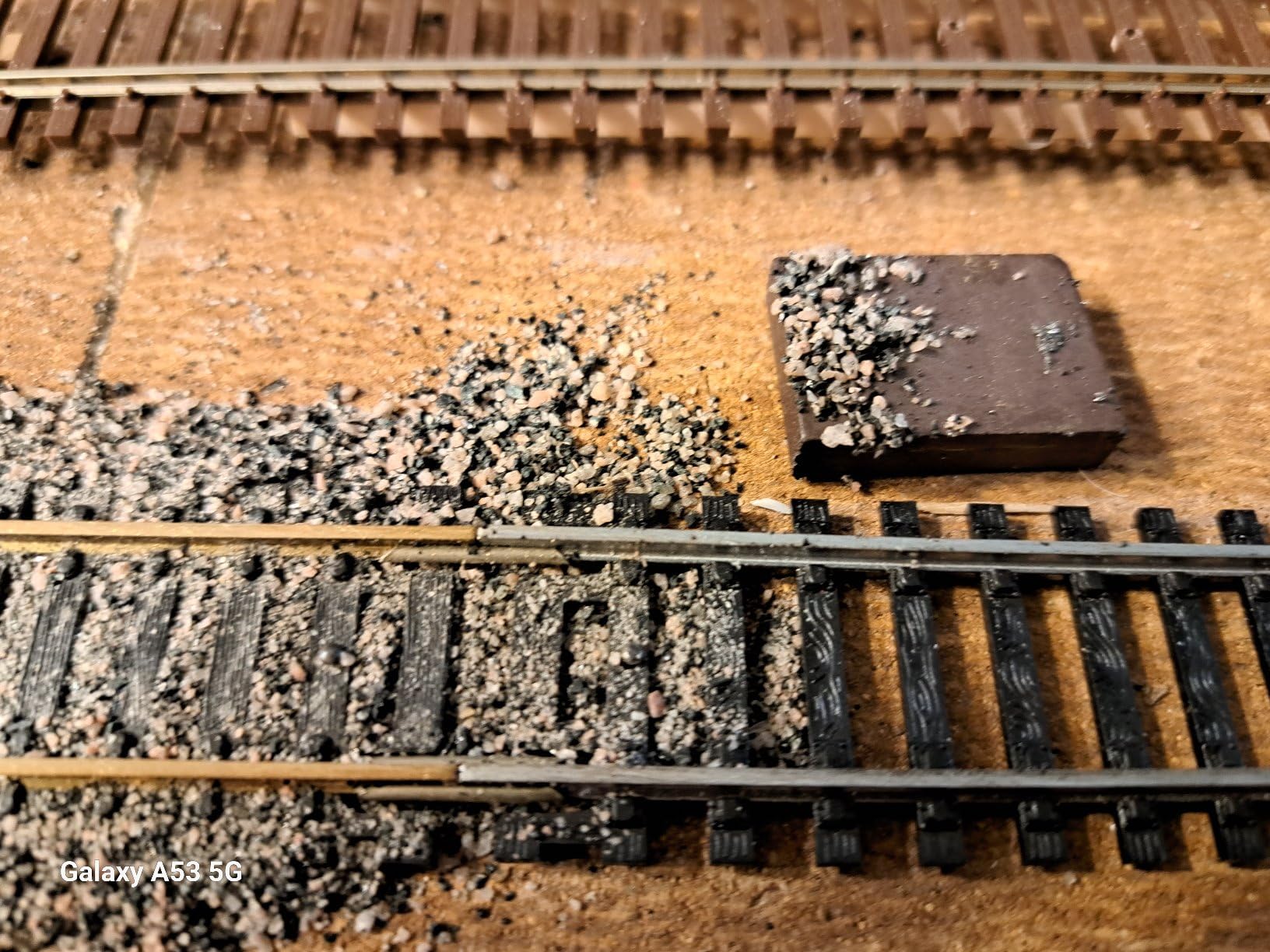 Buddingco Model Railroad Train Ballast - Authentic Limestone Ballast Gray Blend - 10 lbs. customer photo 2