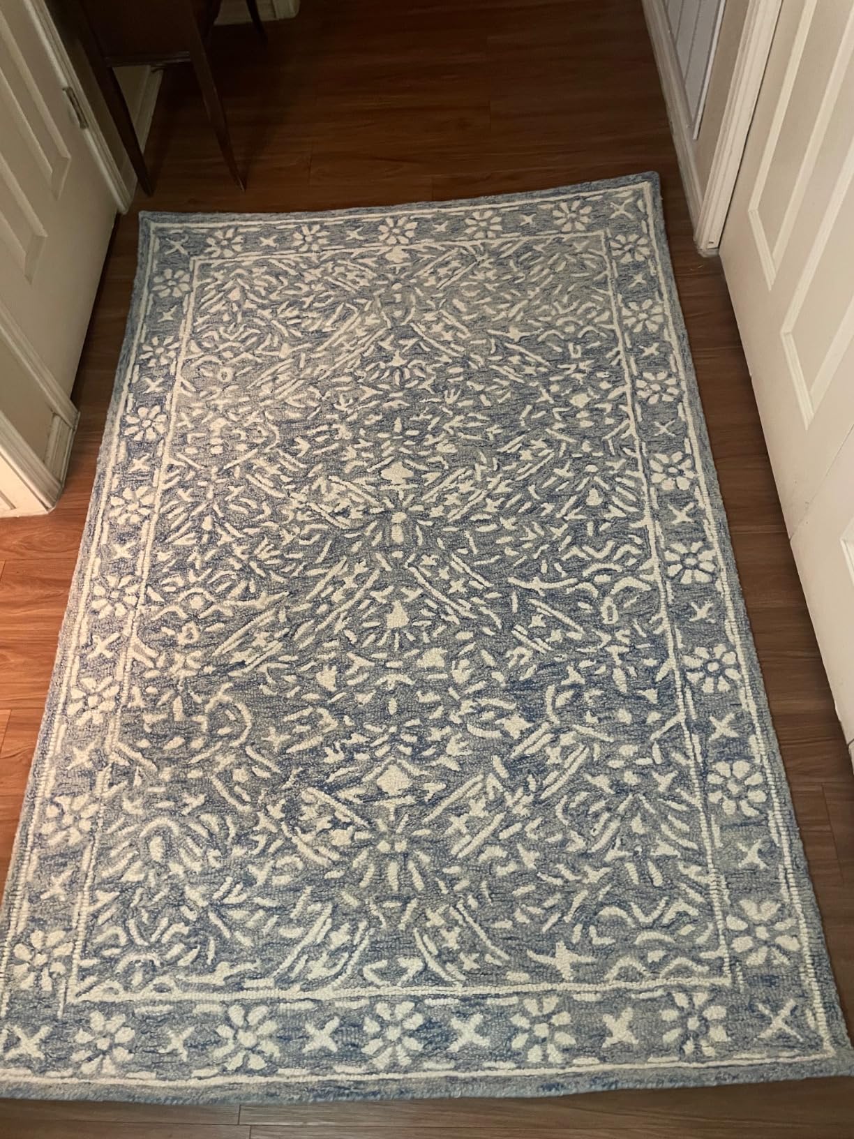 SAFAVIEH Micro-Loop Collection Area Rug - 5' x 8', Blue & Ivory, Handmade French Country Wool, Ideal for High Traffic Areas in Living Room, Bedroom (MLP510M) customer photo 2