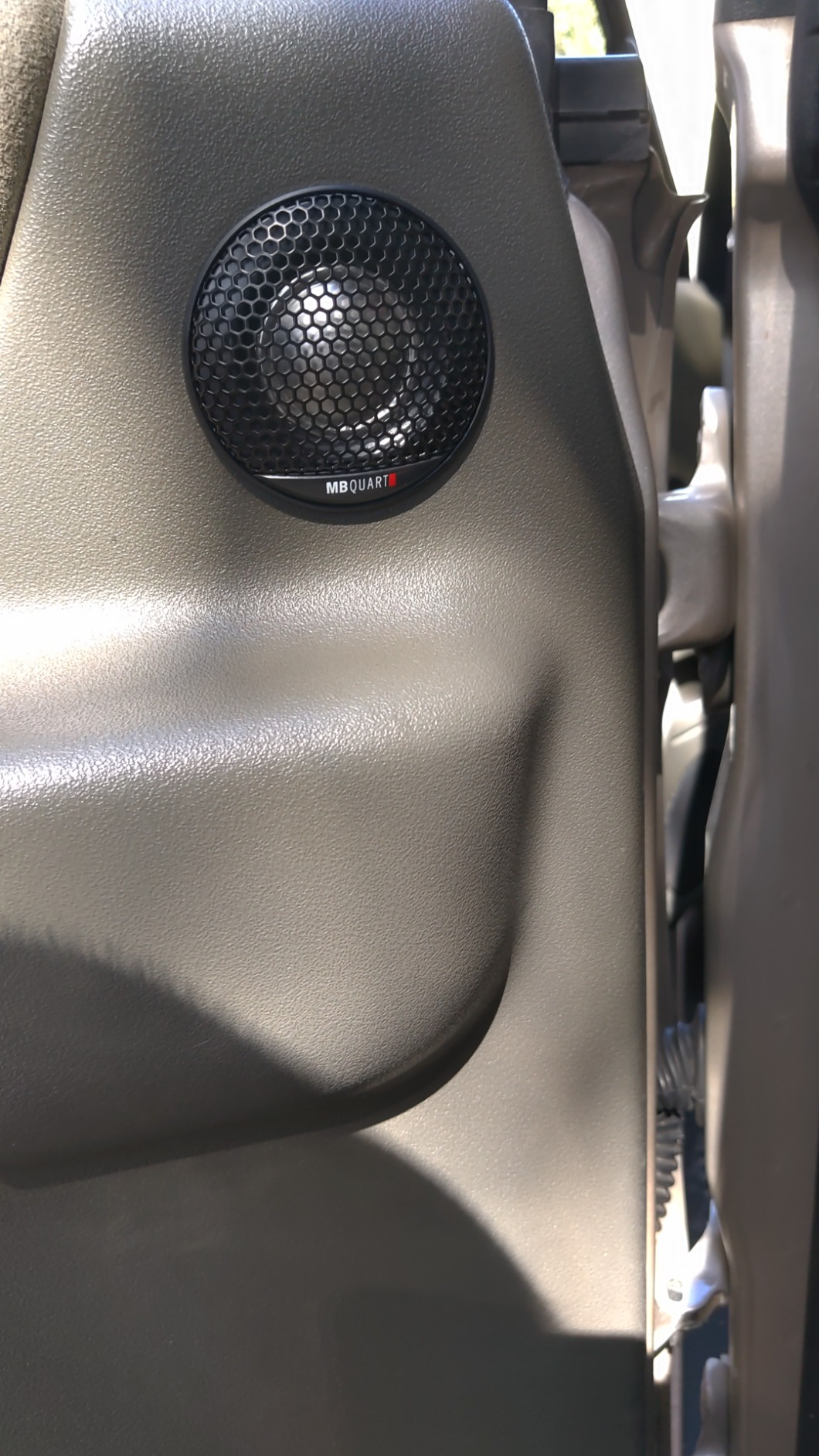 MB Quart FSB216 Formula Component Speaker System (Black, Pair) - 6.5 Inch Component Speaker System, 70 Watt, Car Audio, External Crossover, 4 OHMS customer photo 1