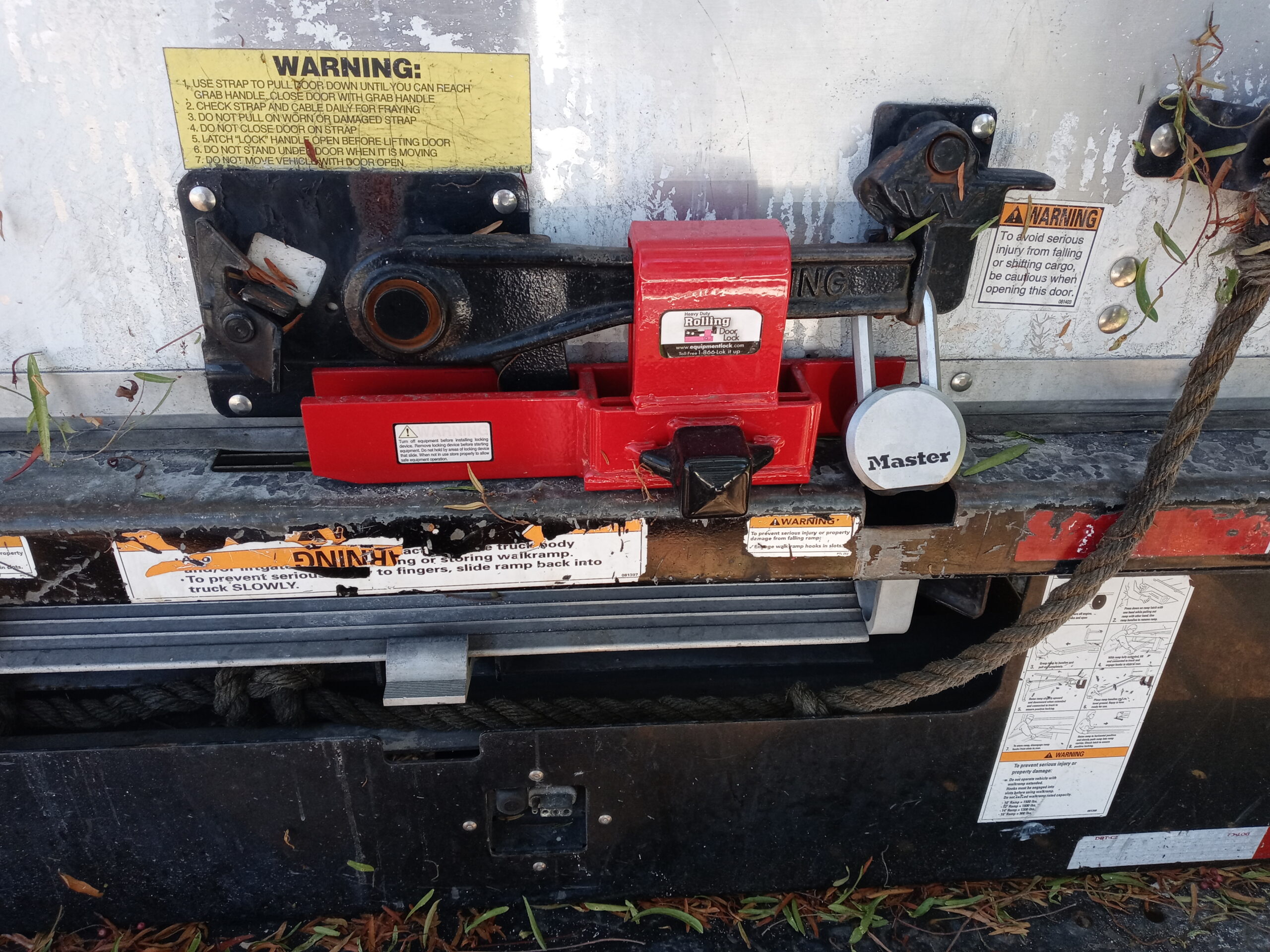 Heavy Duty Rolling Door Lock - Maximum Security for Storage Container, Trailer, or Box Truck Lock - Keyed Roll Up Door Security customer photo 1