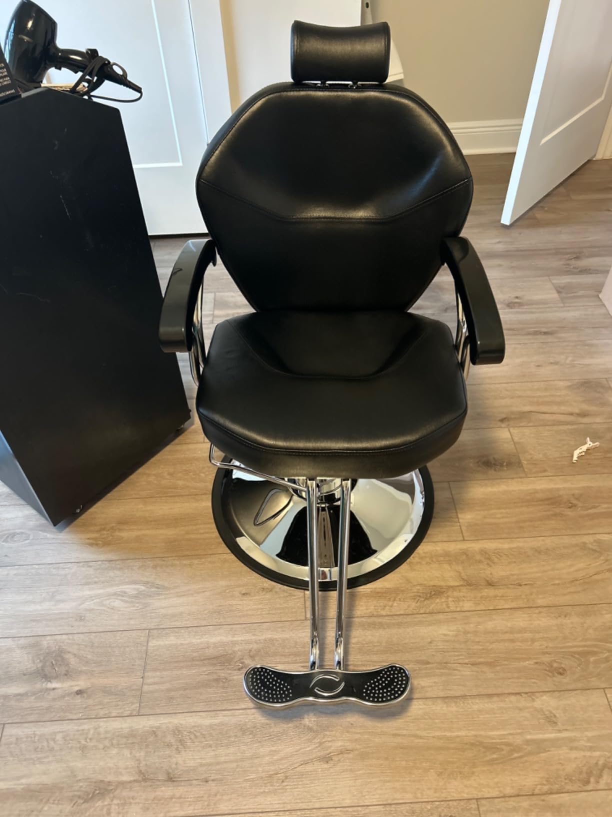 Artist hand Barber Chair for Barbershop Hydraulic Reclining Salon Chair for Hair Stylist 360° Swivel 20 Inch Wide Seat Tattoo & Beauty Spa Equipment Black PU Leather customer photo 2