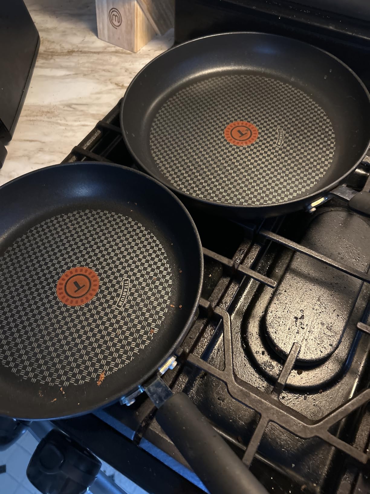 T-fal Ultimate Hard Anodized Nonstick Fry Pan Set 2 Piece, 10, 12 Inch, Oven Broiler Safe 400F, Cookware, Pots and Pans Set Non Stick, Kitchen Frying Pans, Cooking Skillets, Dishwasher Safe, Grey customer photo 1