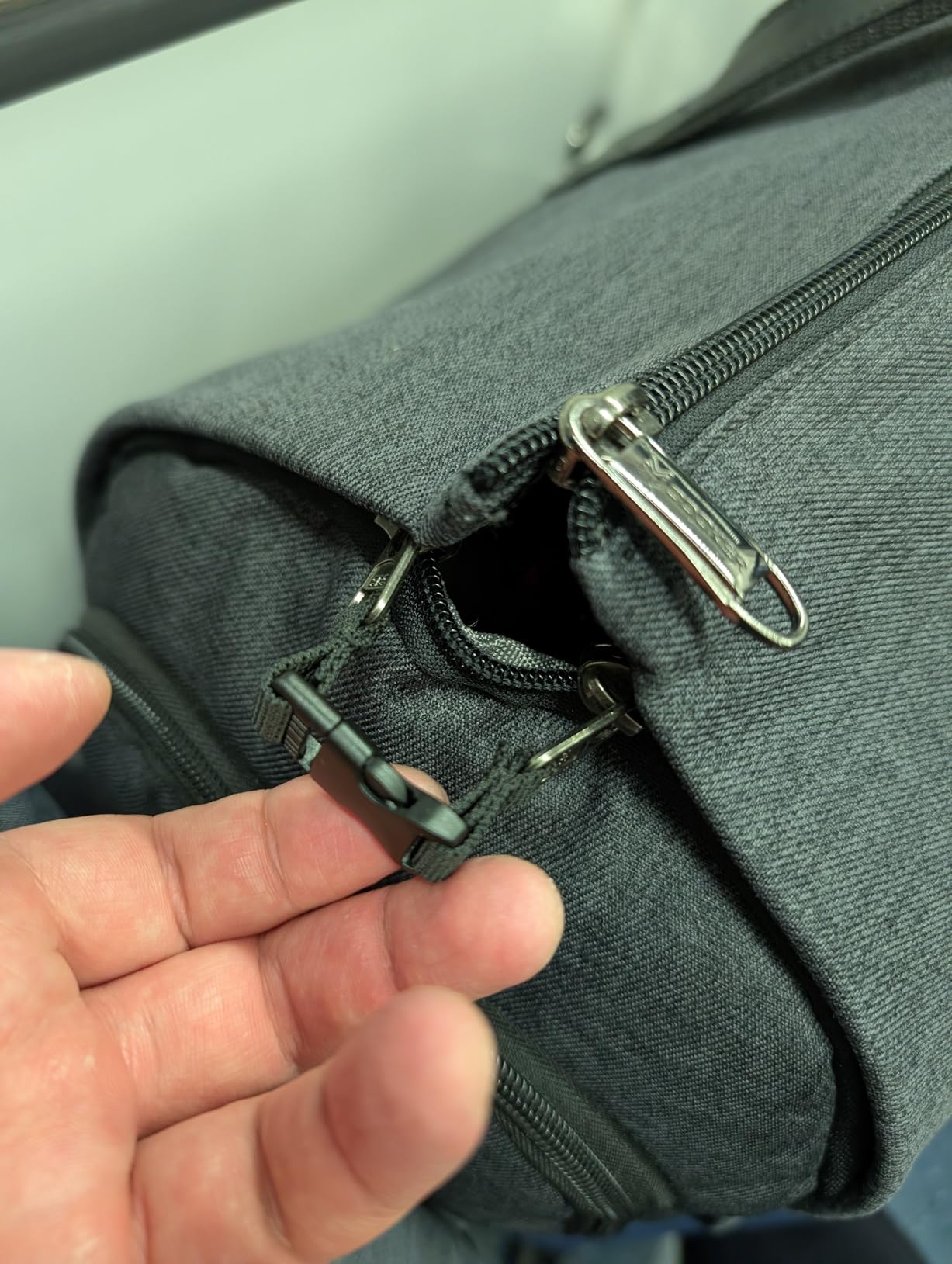 Convertible Garment Bag with Shoulder Strap, Carry on Garment Duffel Bag for Men Women - 2 in 1 Hanging Suitcase customer photo 1