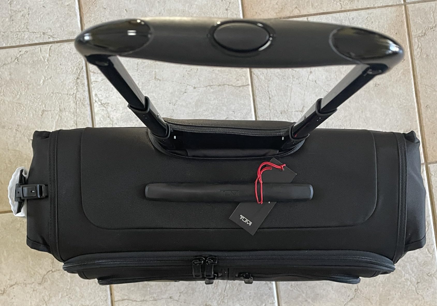 Alpha Garment 4 Wheeled Carry-On - Garment Compartment Fits 6 Suits or Dresses - Carry On Luggage for Travel - Black customer photo 2