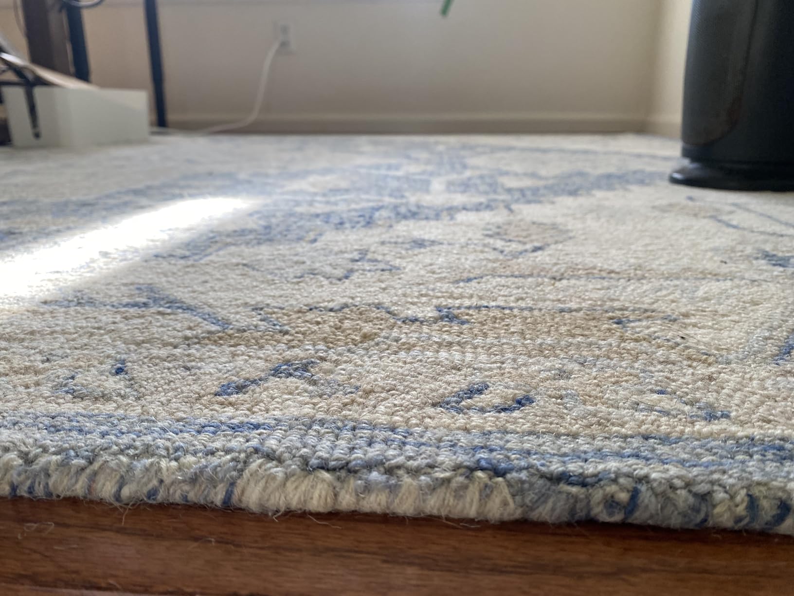 SAFAVIEH Area Rug 8x10 - Micro-Loop Collection - Large - Ivory & Beige, Handmade Wool, Shabby Chic Design, Ideal for Living Room, Bedroom, Office, Dining Space (MLP503B) customer photo 2