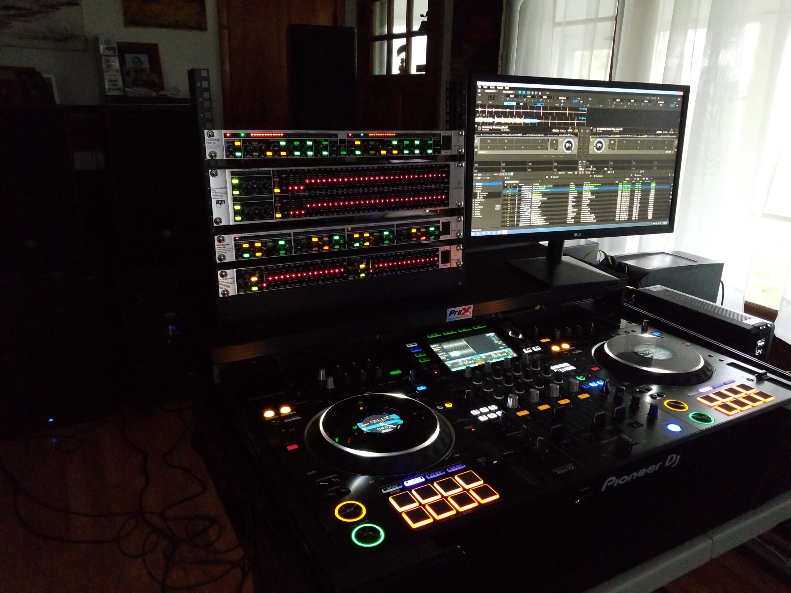 Composer Pro-XL MDX2600 Compressor with De-esser customer photo 1