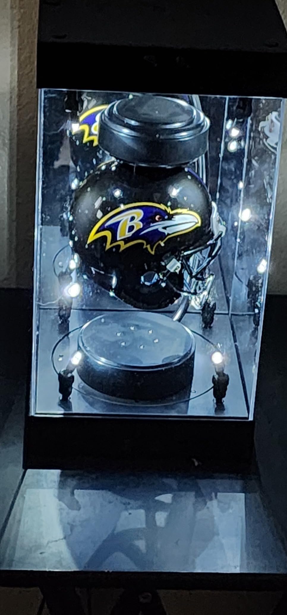 Phicen 1/6 Action Figure Display Box LED Spotlight with Rotating Base (Black, Internal Height 40CM) customer photo 1