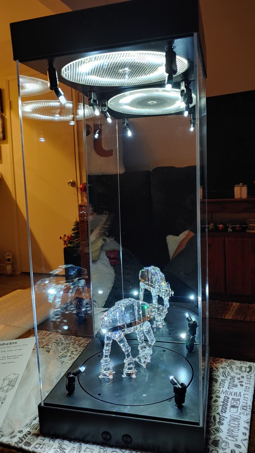 Phicen 1/6 Action Figure Display Box LED Spotlight with Rotating Base (Black, Internal Height 40CM) customer photo 2