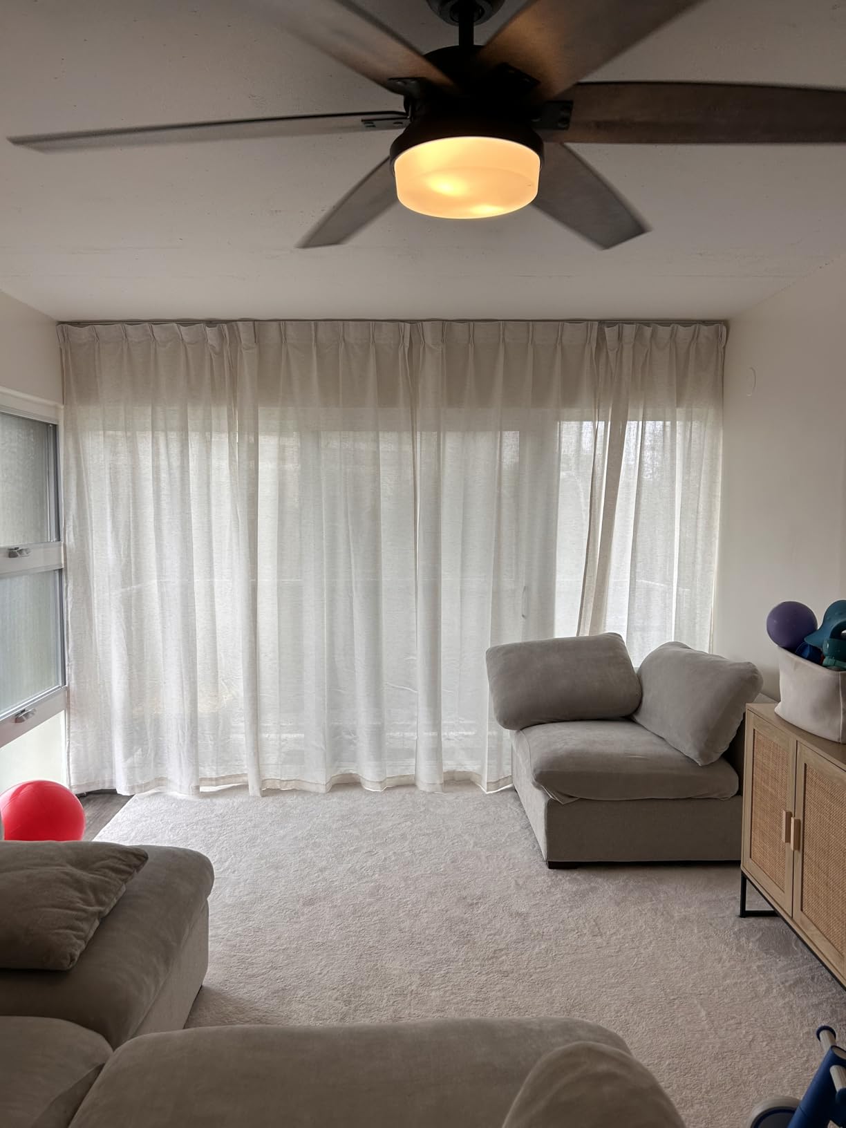ChadMade Aluminum Ceiling Curtain Track Set with Hooks, 9ft - 12ft Adjustable Length Ceiling/Wall Mount Curtain Rail System For Grommet/Pleated Drape, Sliding Door Track, White customer photo 1