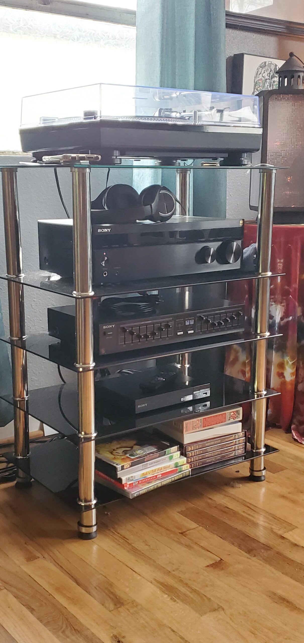 Mount-It! Tempered Glass AV Component Media Stand, Audio Tower and Media Center with 5 Shelves, 220 Lbs Total Capacity, Black Shelves Chrome Legs customer photo 1