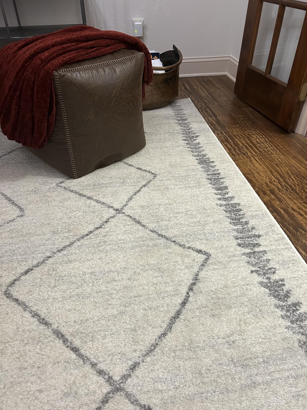 JONATHAN Y Zaina Moroccan Beni Souk Cream/Black Indoor Area Rug, 8x10, Contemporary, Modern, Easy-Cleaning for Living Room, Bedroom, Kitchen, Pet Friendly, Non-Shedding customer photo 2