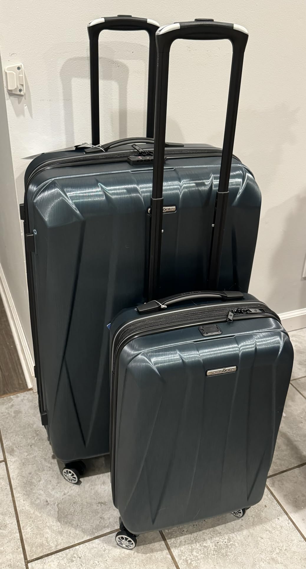 Centric 2 Hardside Expandable Luggage with Spinner Wheels, Caribbean Blue, 3-Piece Set (20/24/28) customer photo 1