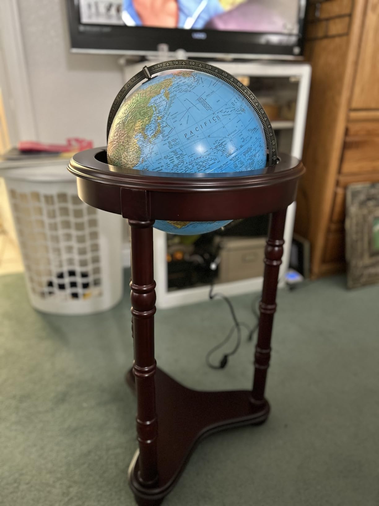 Replogle Lancaster Illuminated 12'' Diameter Globe, USA Cartography with Cherry Finished Hardwood Stand and Blue Ocean Globe Ball customer photo 1