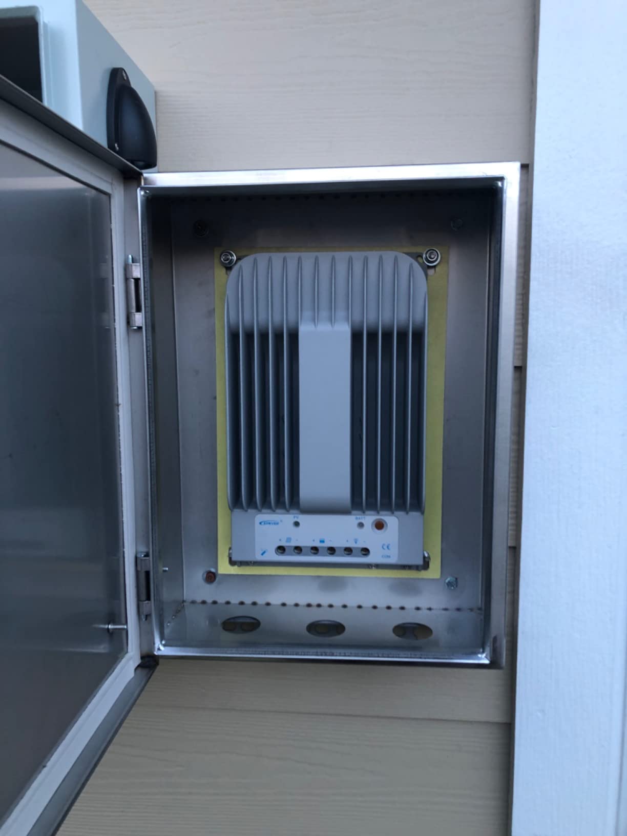 40A MPPT Solar Charge Controller 12V/24V Auto Working Max.PV 150V Solar Panel Charge Regulator Tracer BN Series Negative Ground Solar Controller customer photo 1