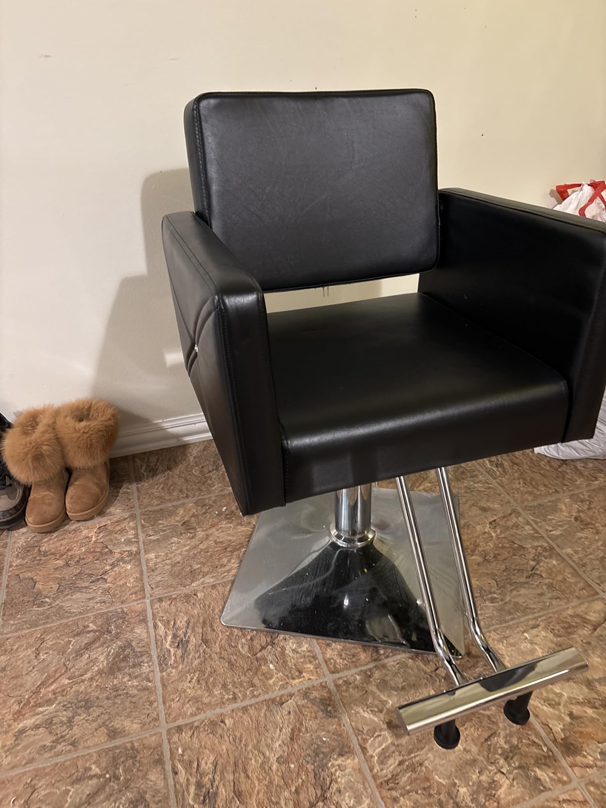 Artist Hand Salon Chair for Hair Stylist Stylist Chair with Heavy Duty Hydraulic Pump 360 Degrees Rolling Swivel Spa Beauty Equipment for Hair Stylist Women Man Max Load Weight 330 Lbs customer photo 1