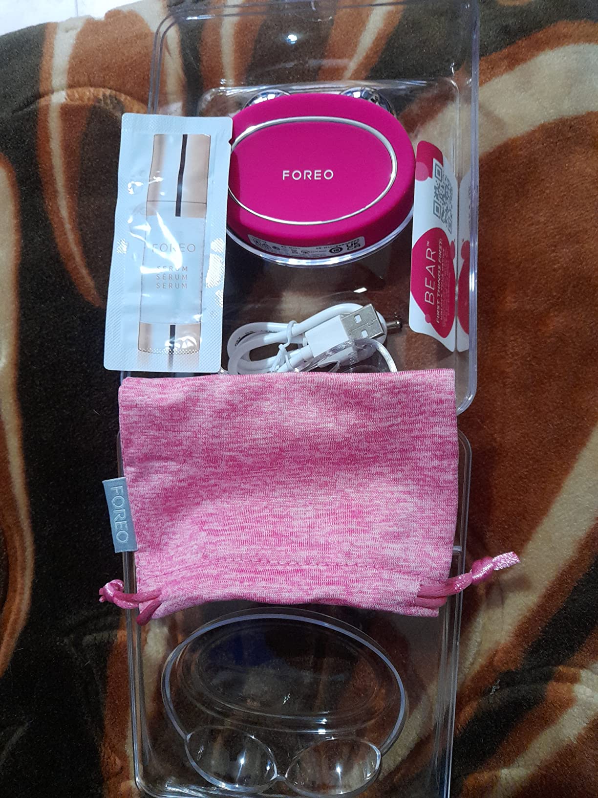 FOREO Bear Microcurrent Facial Device - Fuchsia customer photo 1