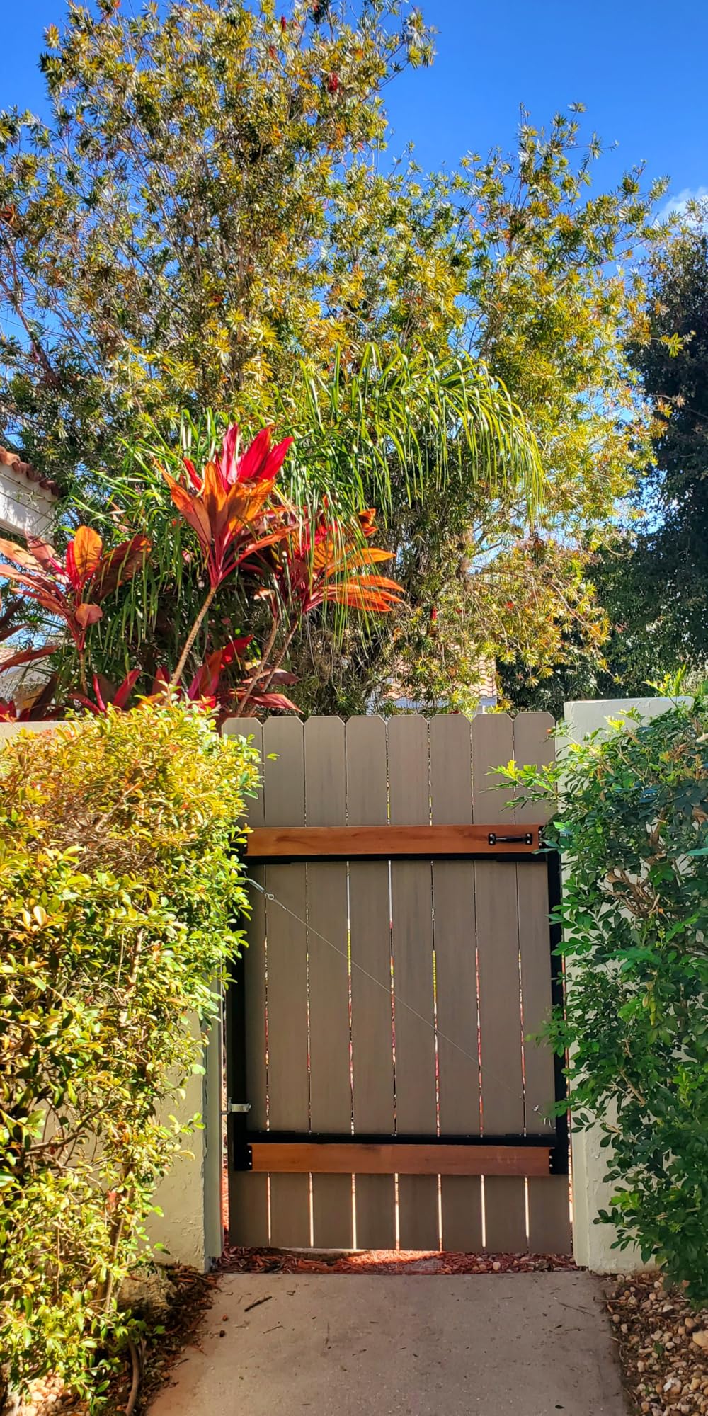 Adjust-A-Gate® AG72LTP-ZR0110 Medium - Wide Corrosion Resisting Steel Full-Frame Anti-Sag Fence Gate Kit - Fits Openings of 36