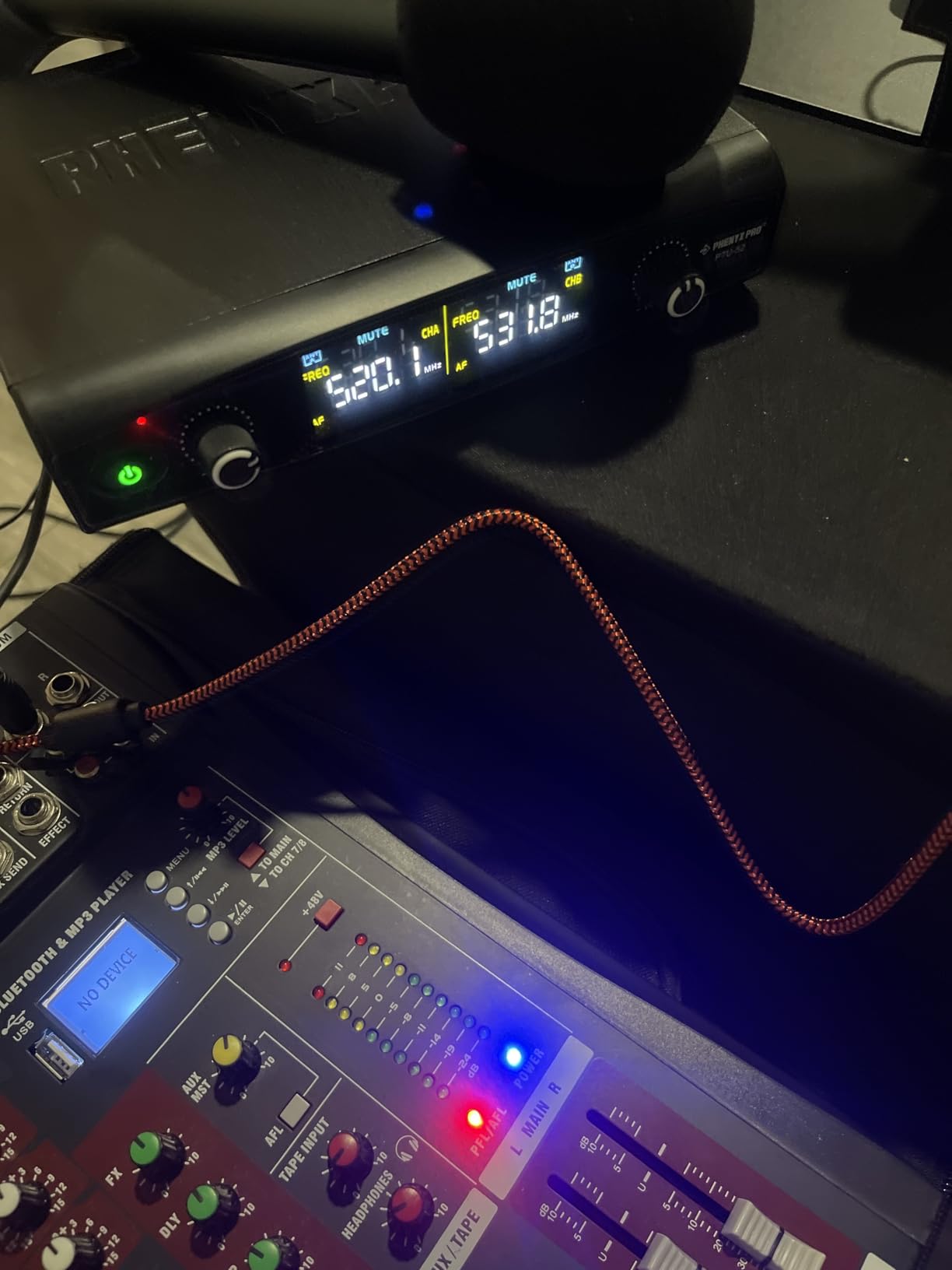 Phenyx Pro Dual UHF Tunable Frequency Wireless Microphone System PTU-52-2H customer photo 2