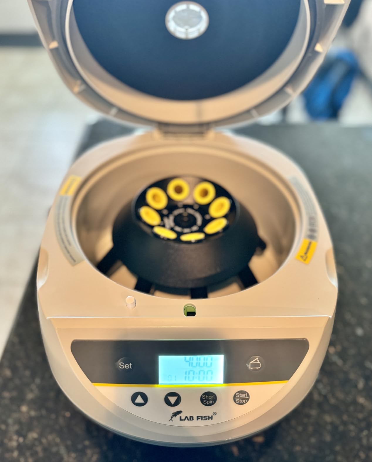 LAB FISH PRP Lab Benchtop Centrifuge Machine 6 x 2ml/5ml/10ml/15ml Capacity Test Tubes,Low Speed 500-5000r/min,Max 3074xg RCF customer photo 1
