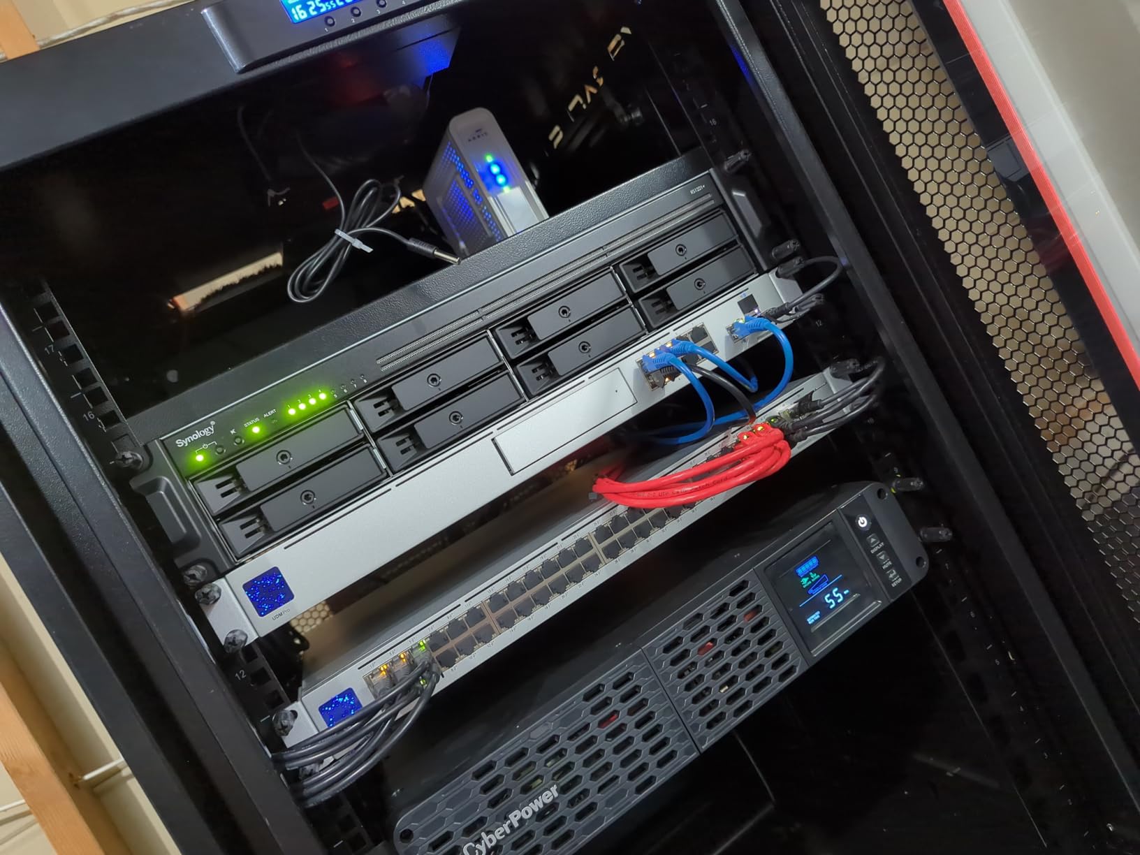 8 Bay RackStation RS1221+ (Diskless) customer photo 2